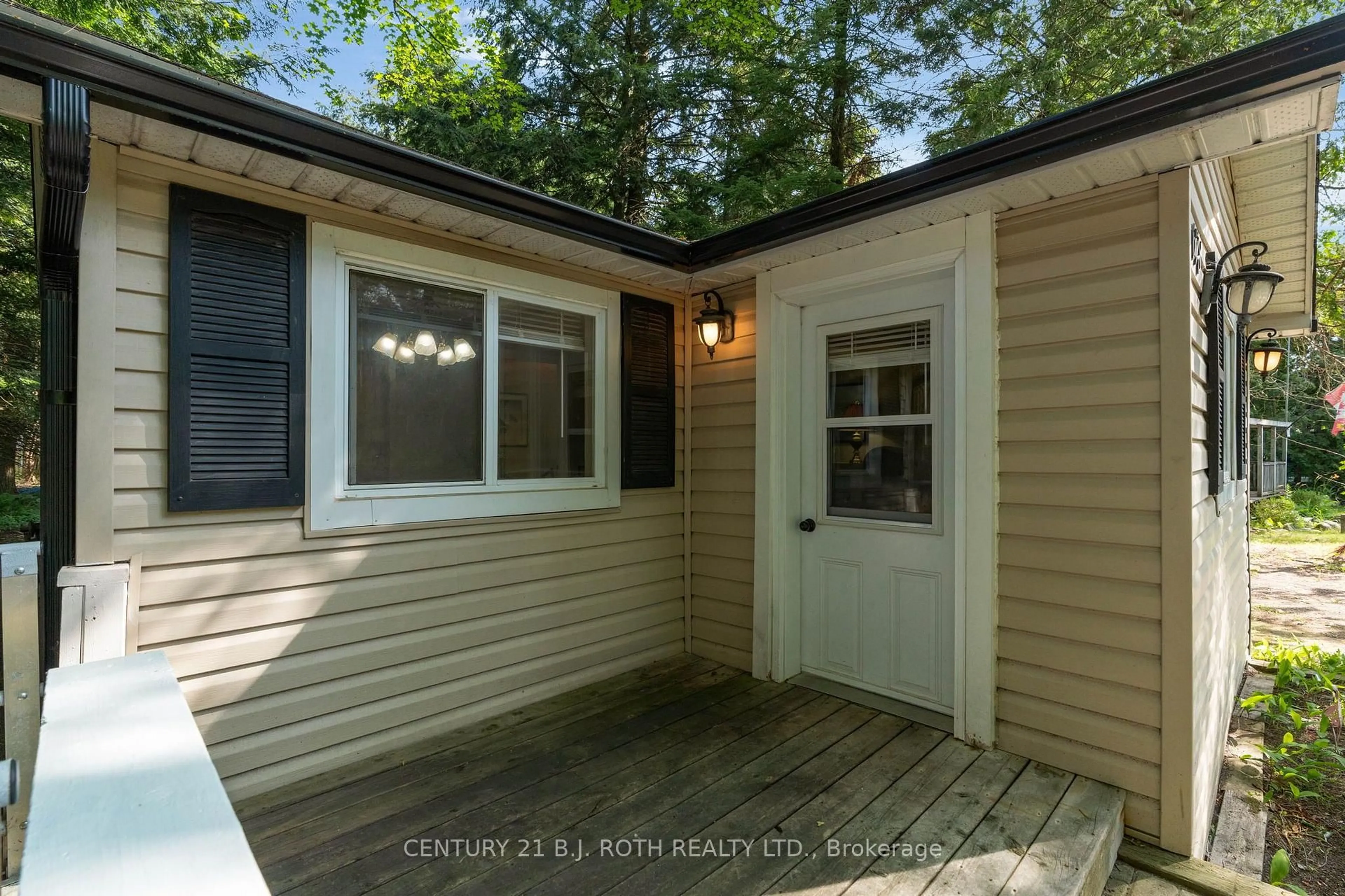 Unknown for 678 Pinegrove Ave, Innisfil Ontario L9S 2K4