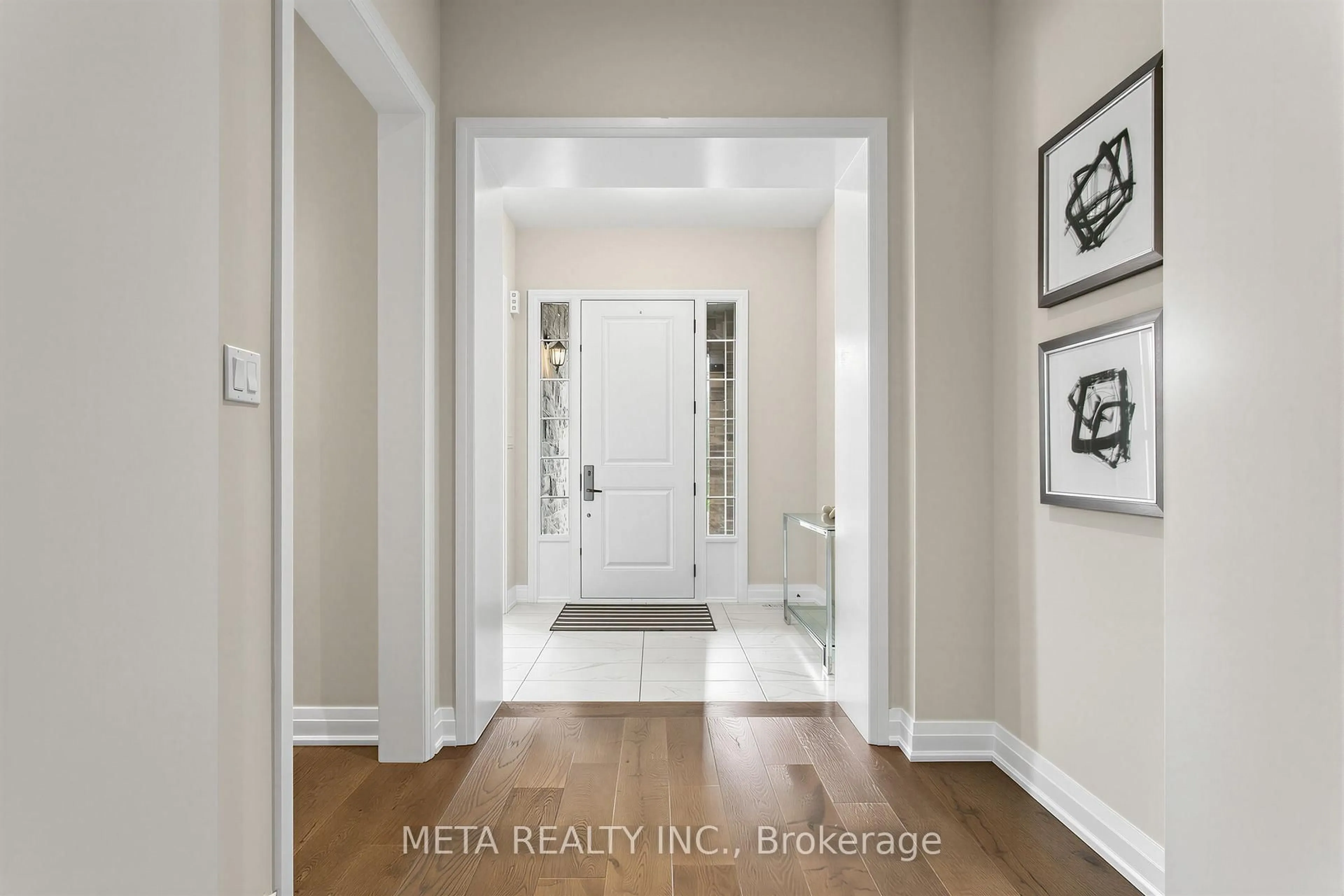 Indoor entryway for 56 Klees Cres, Aurora Ontario L4G 3W8