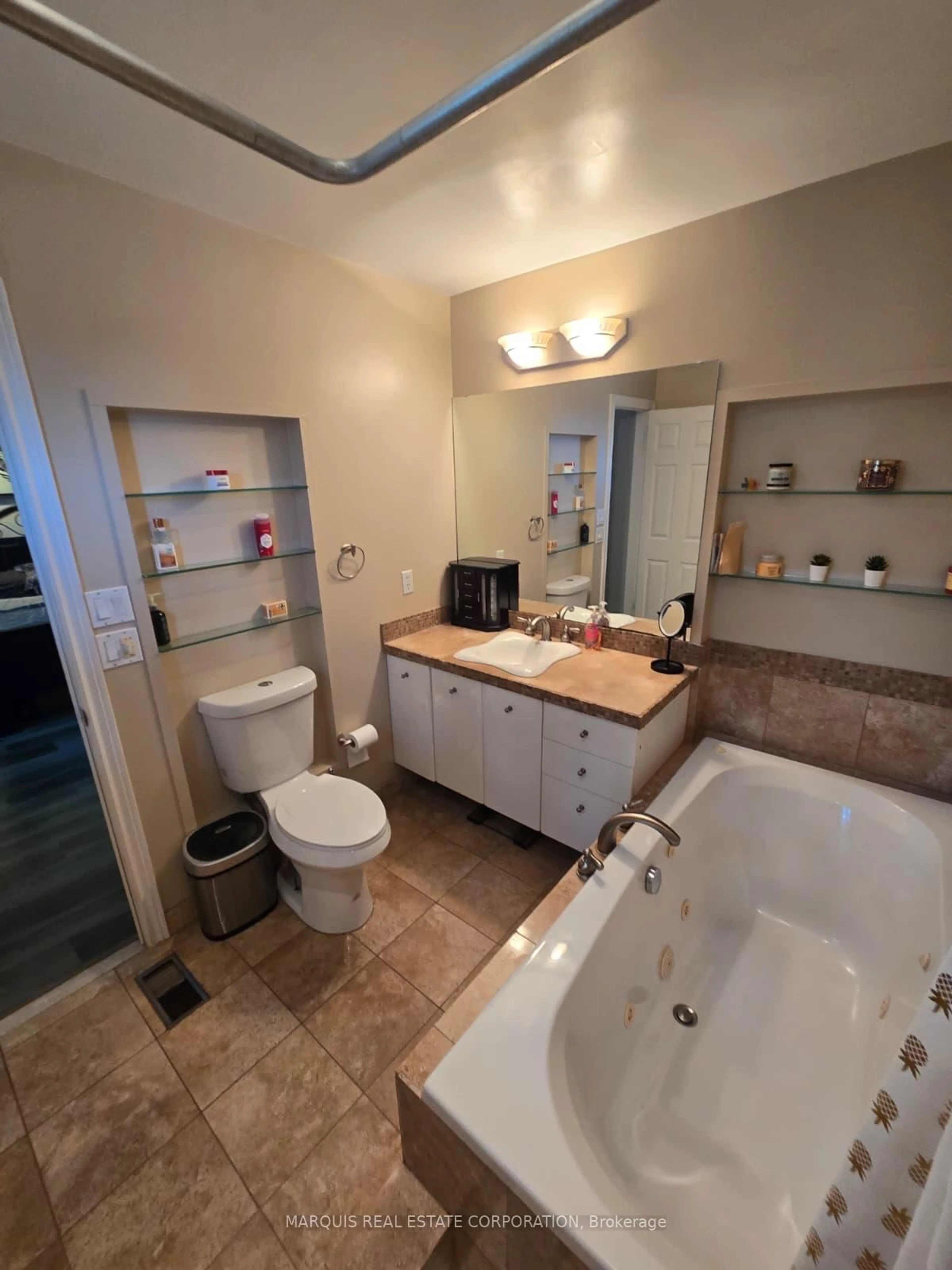 Standard bathroom, ceramic/tile floor for 198 Forsyth Rd, Newmarket Ontario L3Y 7Y1