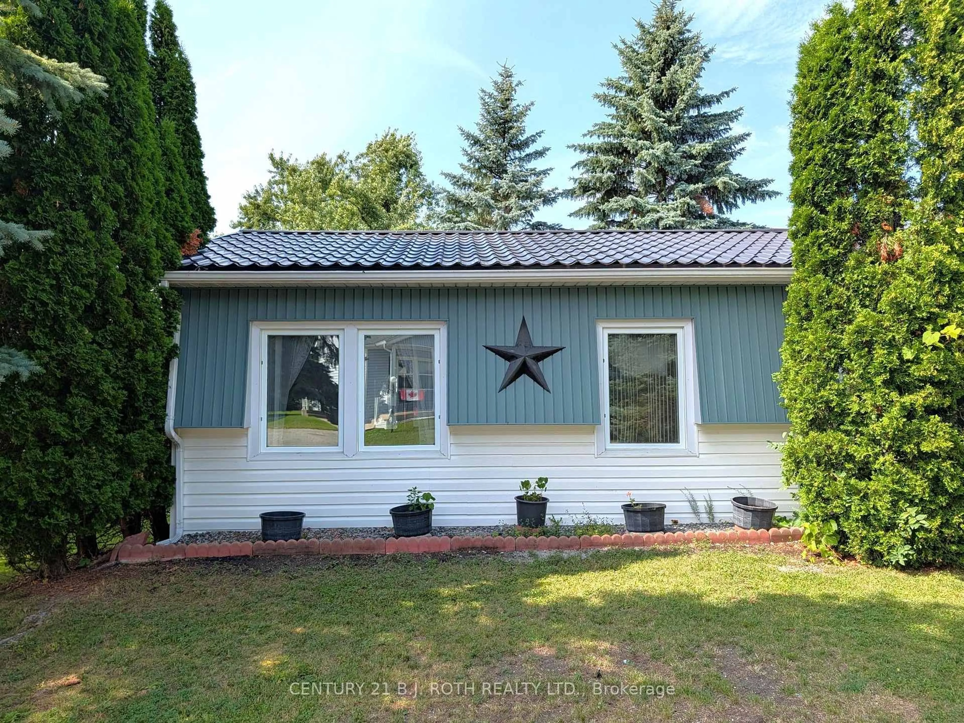 Home with vinyl exterior material, unknown for 66 Linden Lane, Innisfil Ontario L9S 1P2