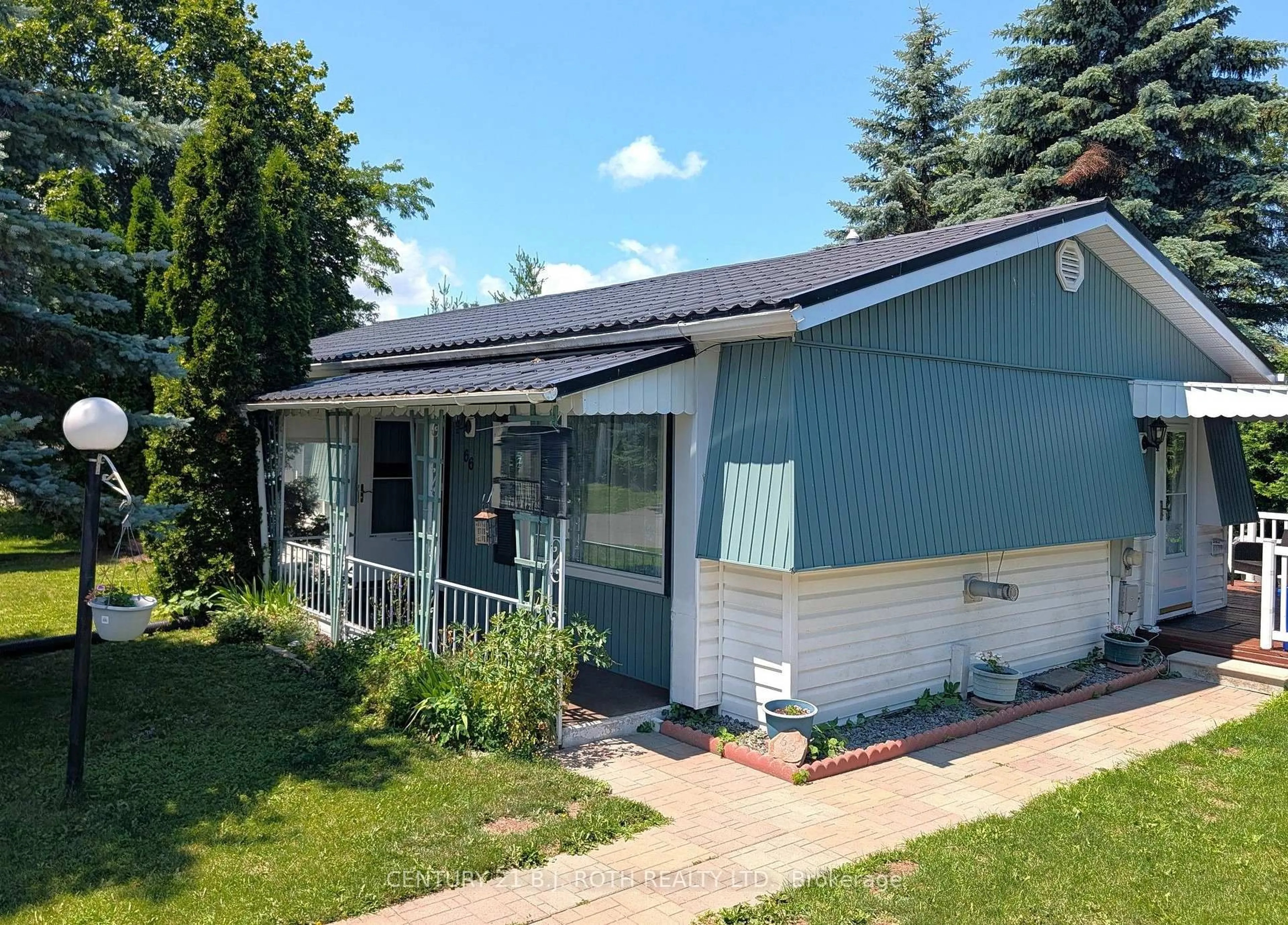 Home with vinyl exterior material, street for 66 Linden Lane, Innisfil Ontario L9S 1P2