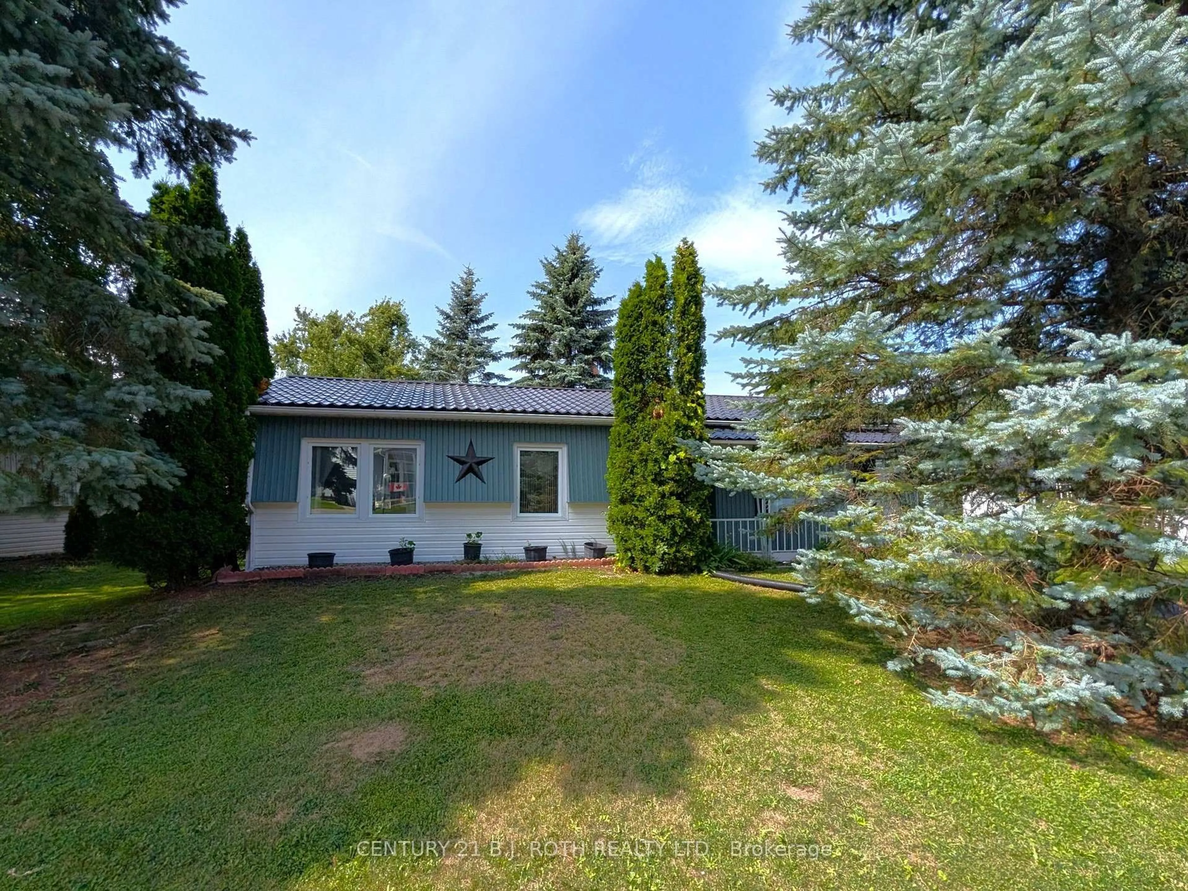 A pic from outside/outdoor area/front of a property/back of a property/a pic from drone, unknown for 66 Linden Lane, Innisfil Ontario L9S 1P2