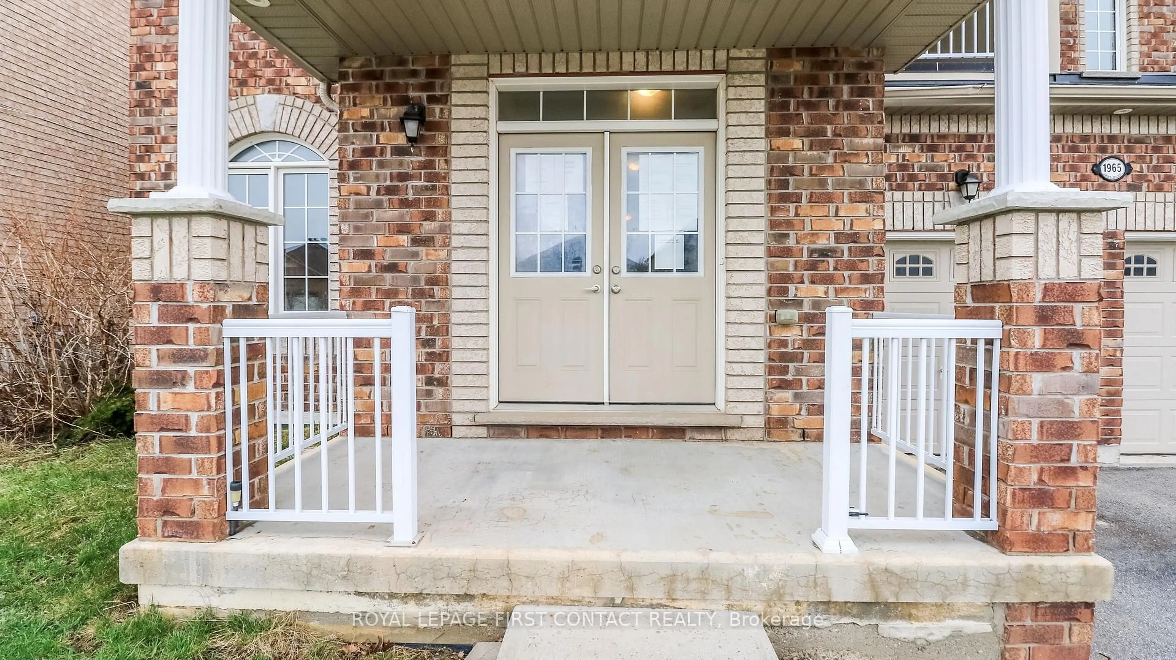 Indoor entryway for 1965 Jans Blvd, Innisfil Ontario L9S 0L3