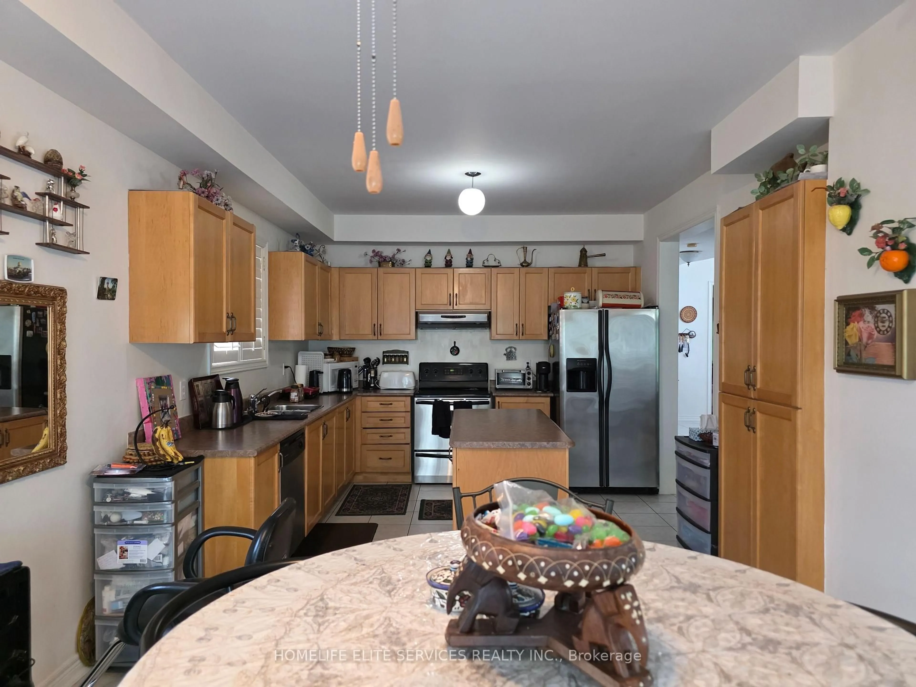 Open concept kitchen, unknown for 65 Staynor Cres, Markham Ontario L6E 1M8