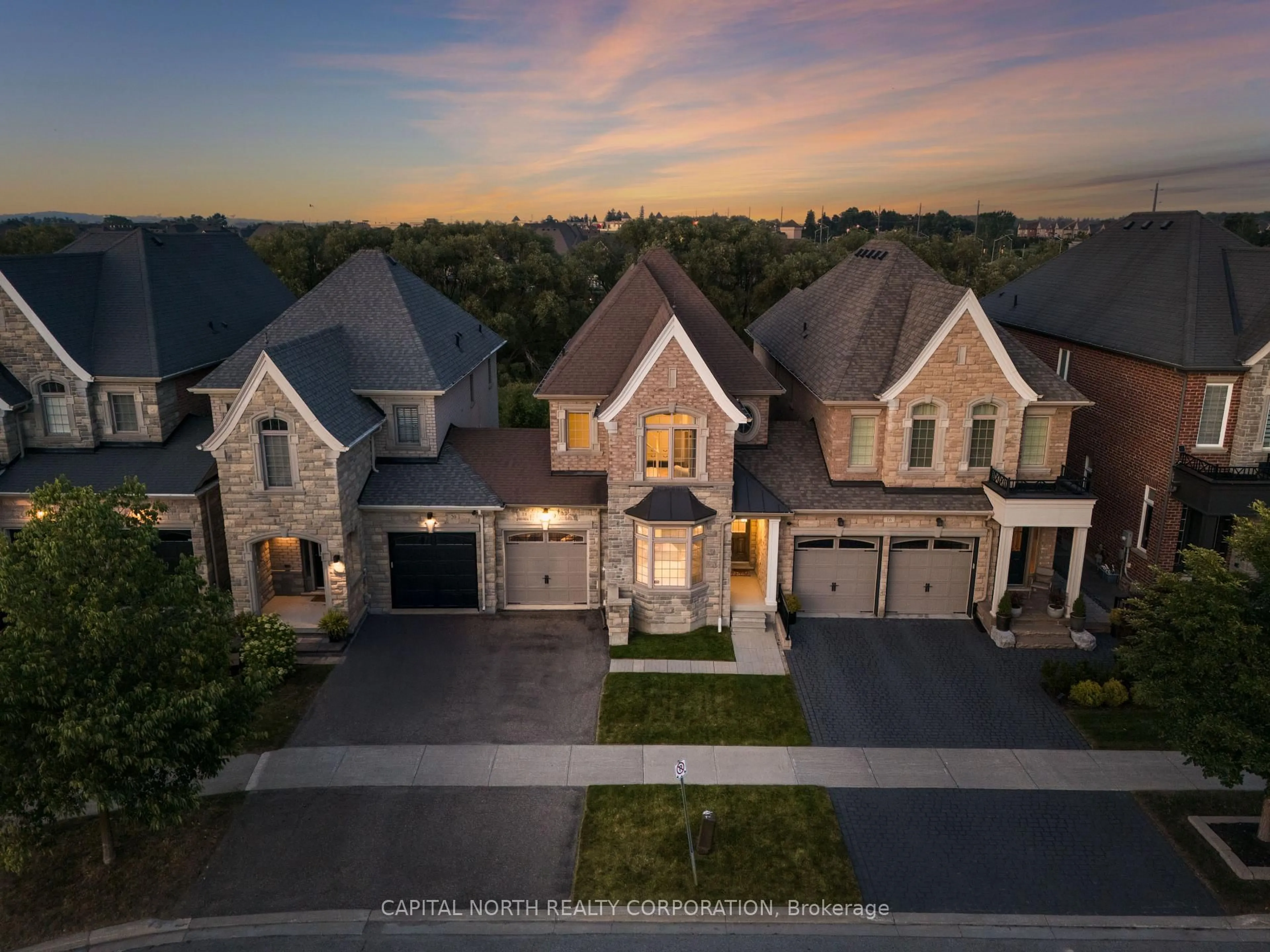 A pic from outside/outdoor area/front of a property/back of a property/a pic from drone, street for 18 Alex Campbell Cres, King Ontario L7B 0C2