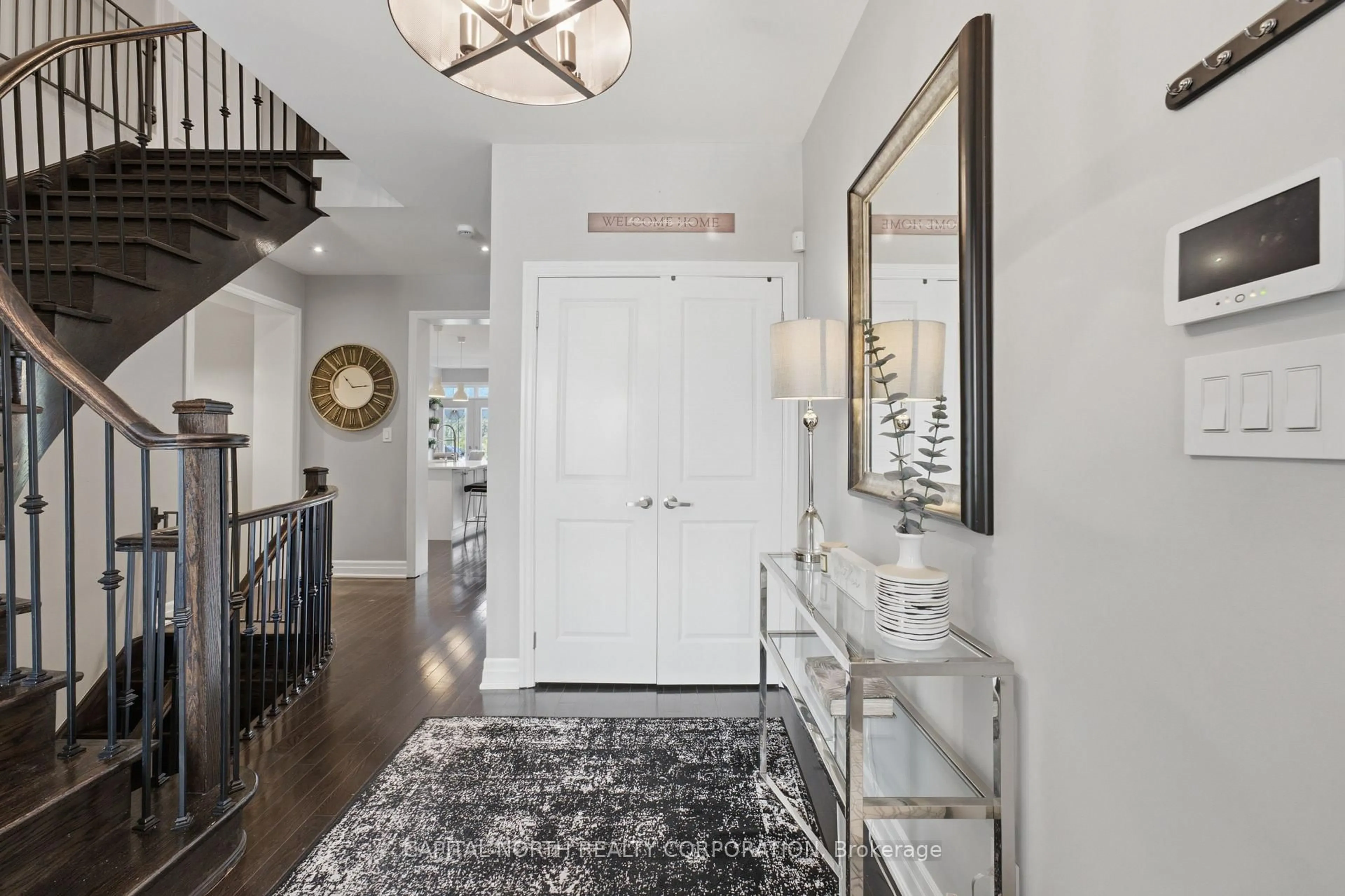 Indoor entryway for 18 Alex Campbell Cres, King Ontario L7B 0C2