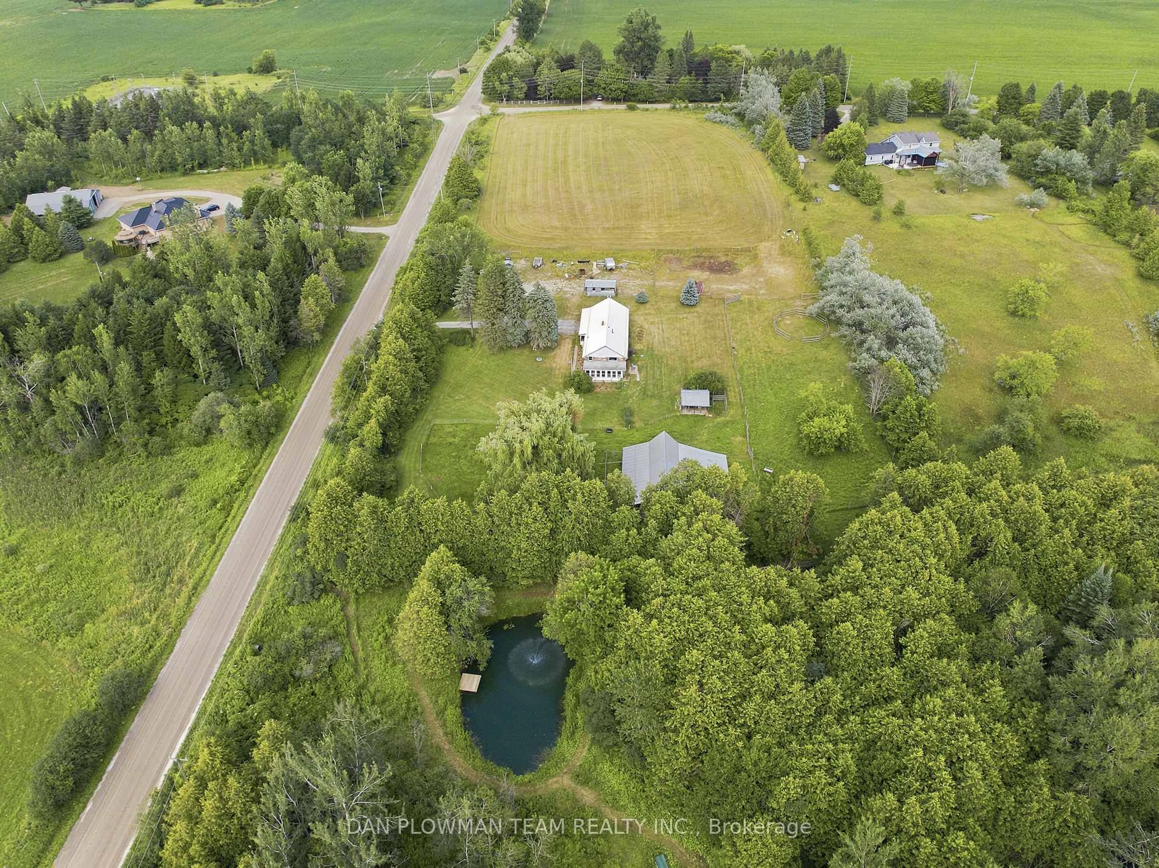A pic from outside/outdoor area/front of a property/back of a property/a pic from drone, unknown for 590S Brock Concession Rd 4 Rd, Brock Ontario L0C 1H0
