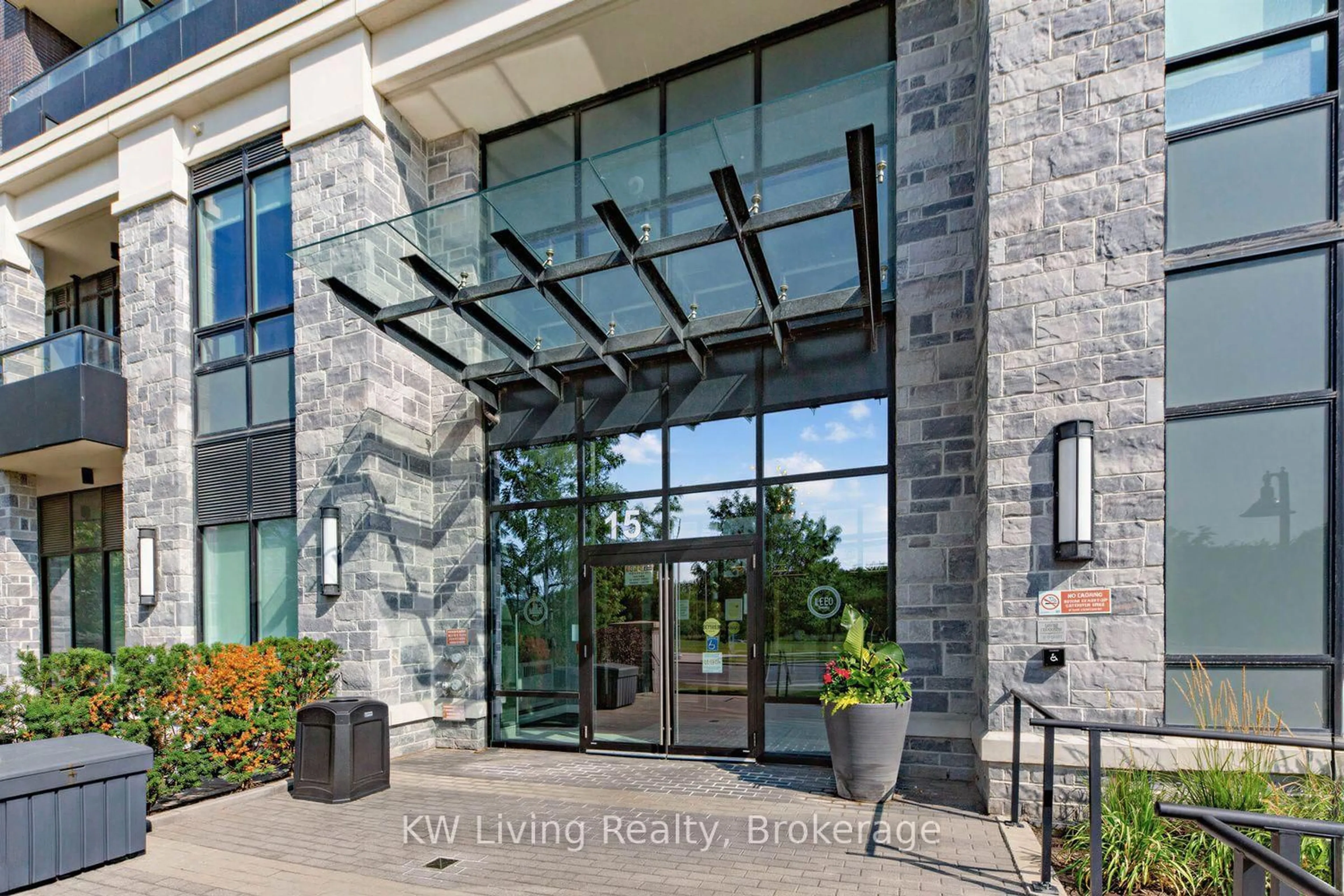 Indoor foyer for 15 Water Walk Dr #711, Markham Ontario L6G 0G2