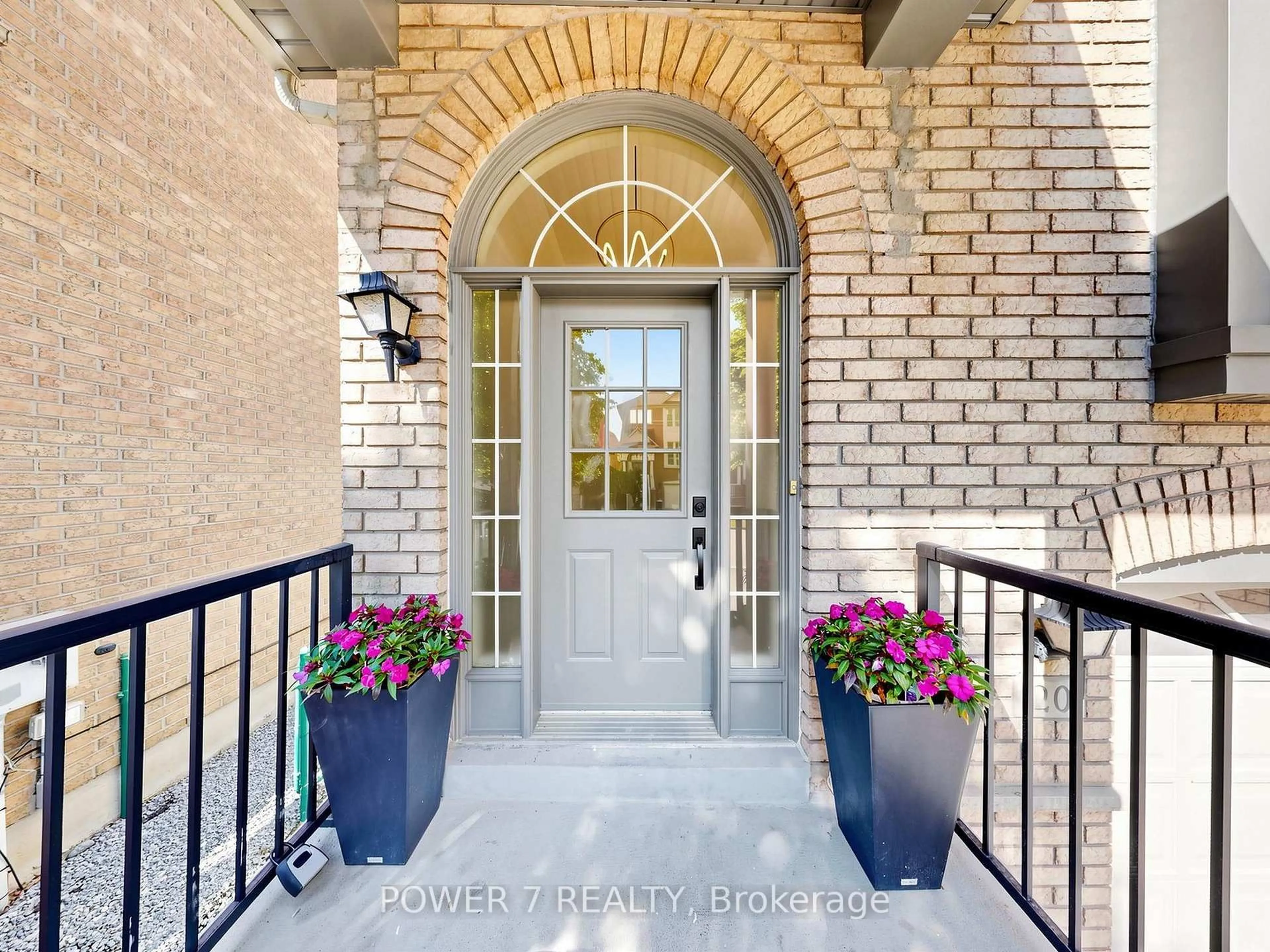 Indoor entryway for 20 Mccaul St, Markham Ontario L6C 2E5