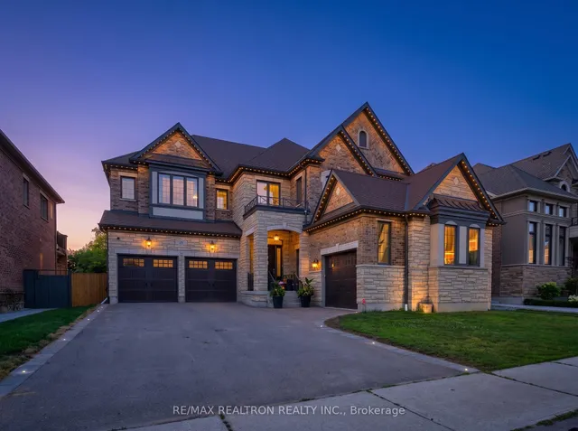 26 Sir Henry Crt, King 4