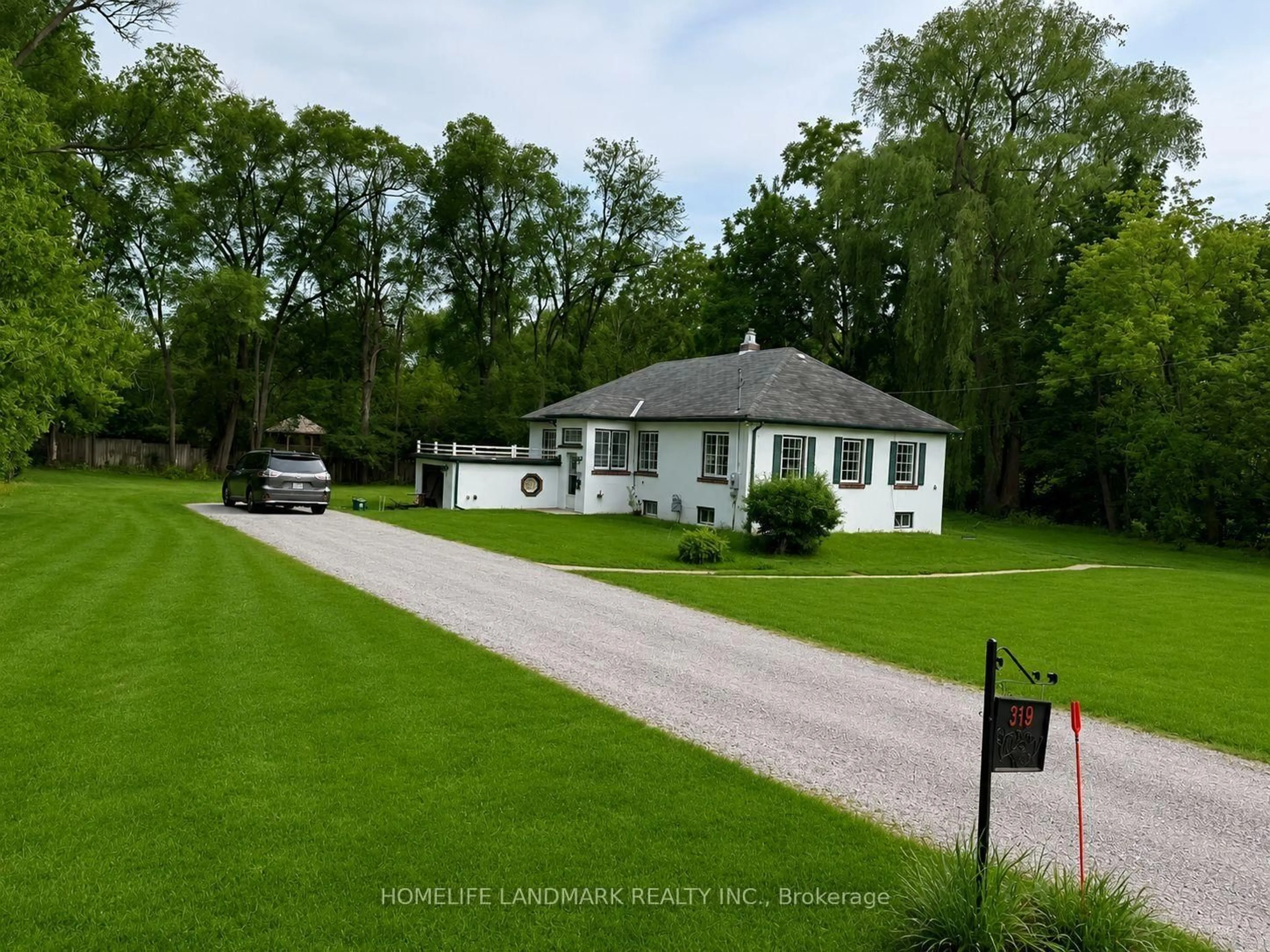 A pic from outside/outdoor area/front of a property/back of a property/a pic from drone, street for 119 Robinson St, Markham Ontario L3P 1P2