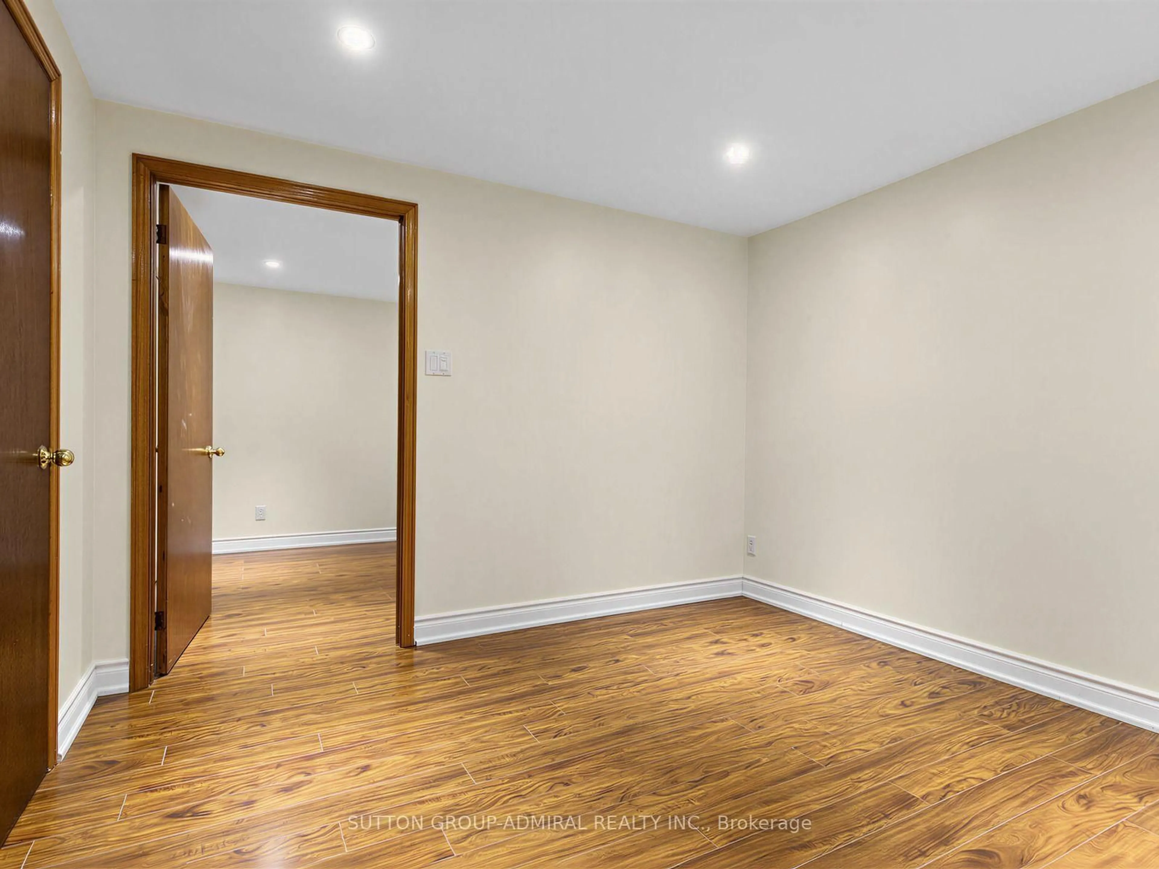 trreb/IMG-N13595718_3d016ea4-77fd-4e58-9d43-af7e7e7fb016-l.jpg