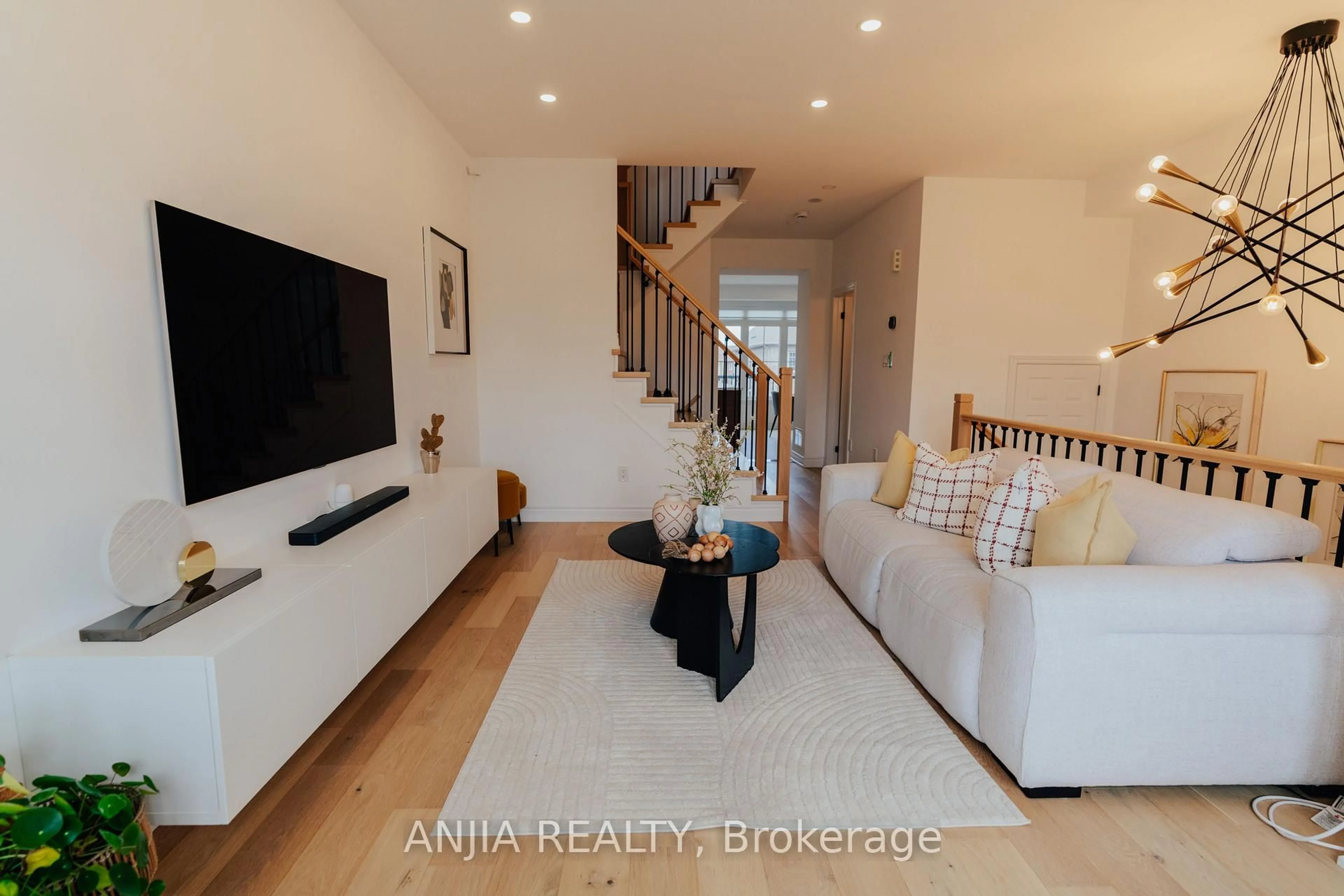 Unknown for 221 Dundas Way, Markham Ontario L6E 0S8