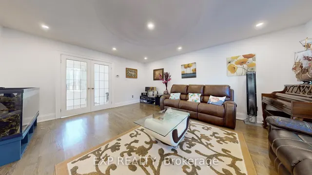 24762 Weirs Sdrd, Georgina 5