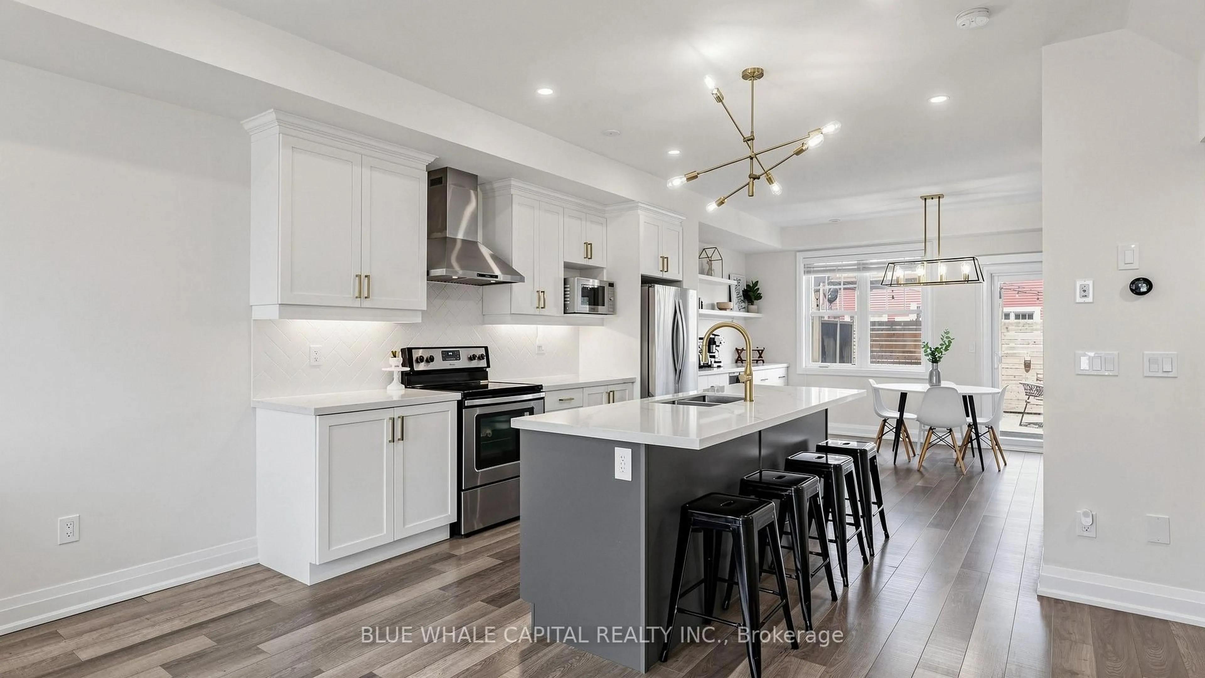 Open concept kitchen, ceramic/tile floor for 5 Boadway Cres, Whitchurch-Stouffville Ontario L4A 1X9