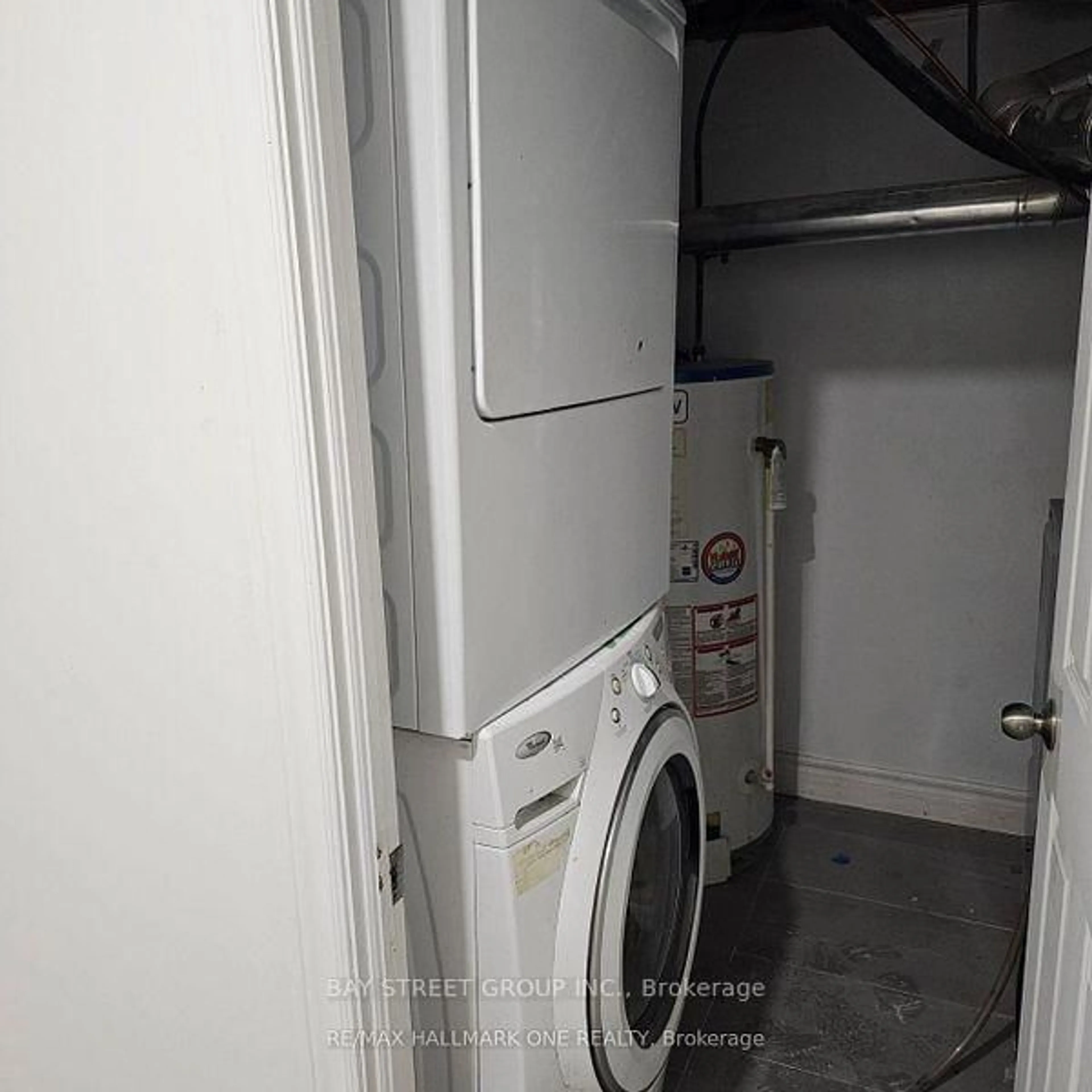 Laundry room for 63 Yorkland St, Richmond Hill Ontario L4C 9Z4