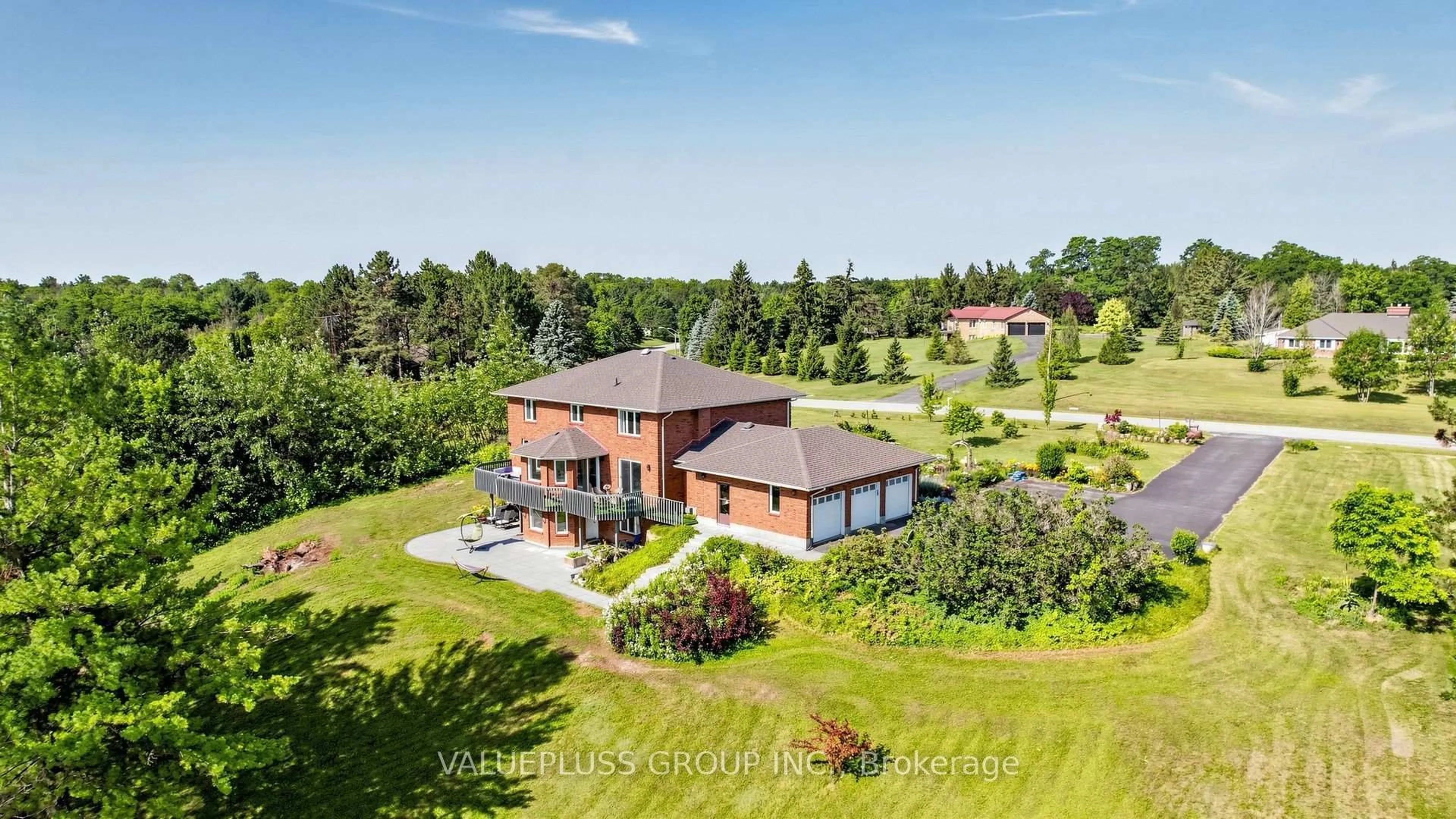 A pic from outside/outdoor area/front of a property/back of a property/a pic from drone, unknown for 9 Island Lake Dr, Whitchurch-Stouffville Ontario L4A 7X4