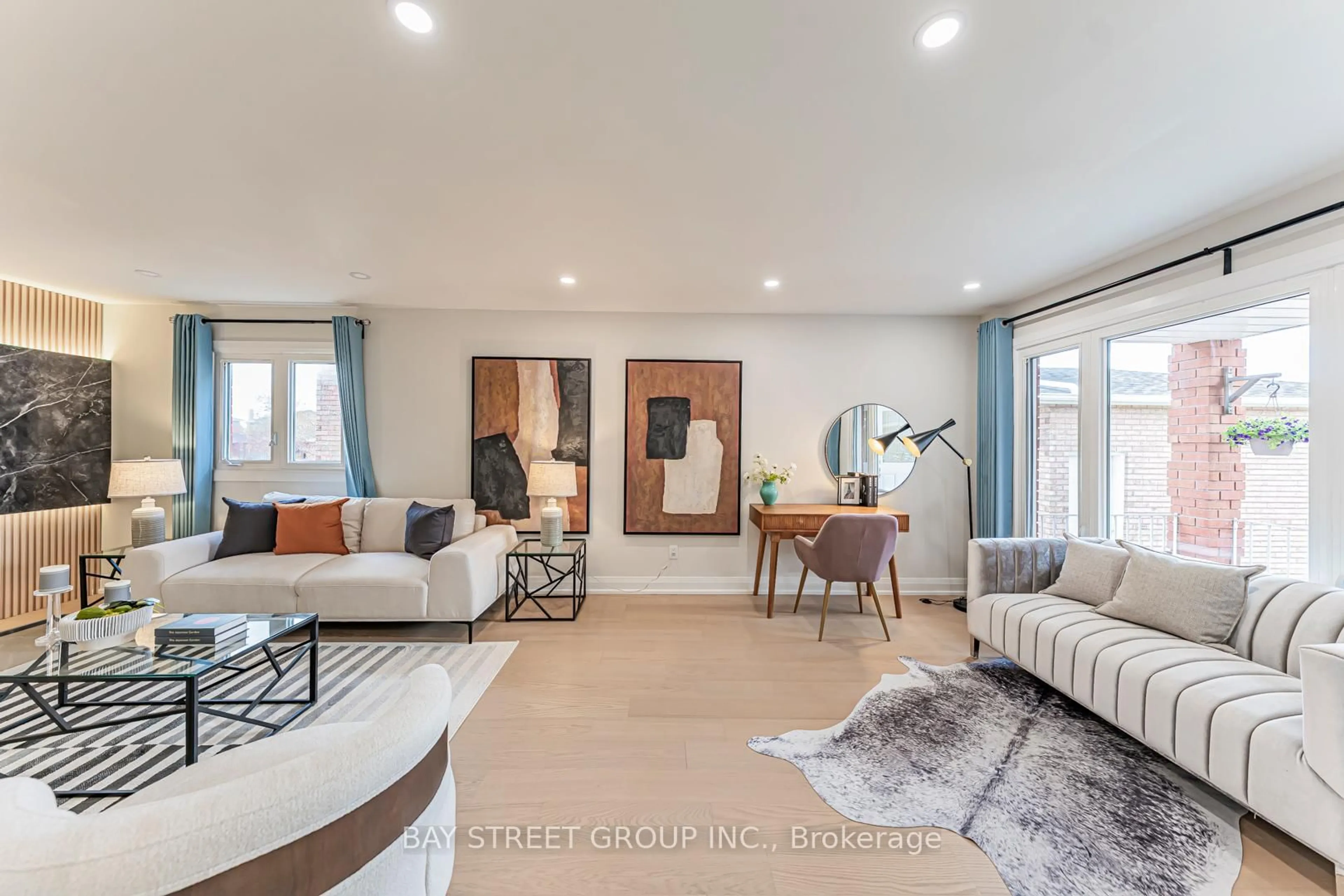 Living room with furniture, unknown for 146 Cabinet Cres, Vaughan Ontario L4L 6E5
