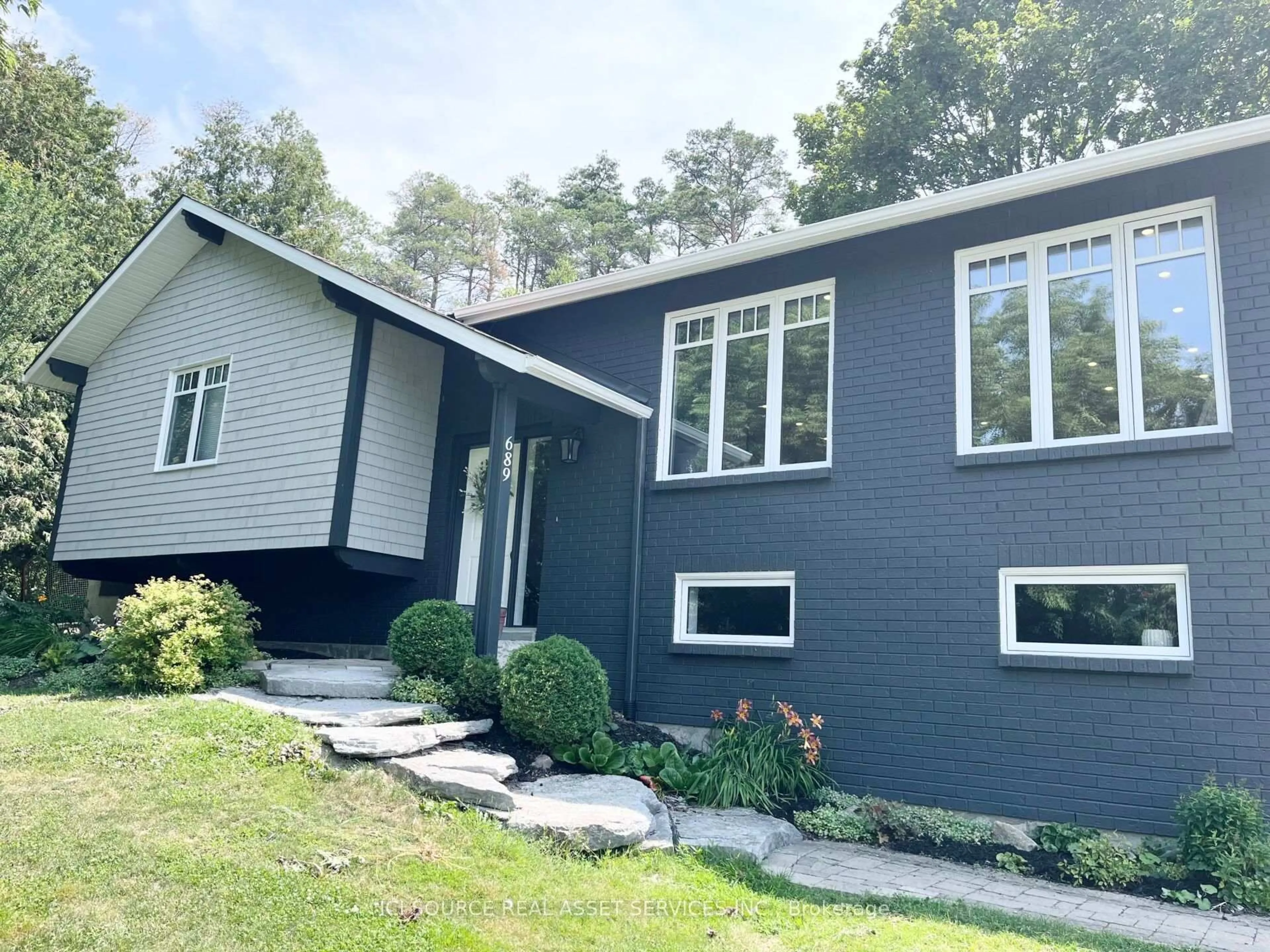 Home with vinyl exterior material, unknown for 689 Ravenshoe Rd, Uxbridge Ontario L9P 1R2