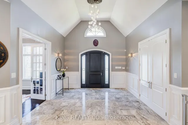 2 Dale Cres, Bradford West Gwillimbury 3