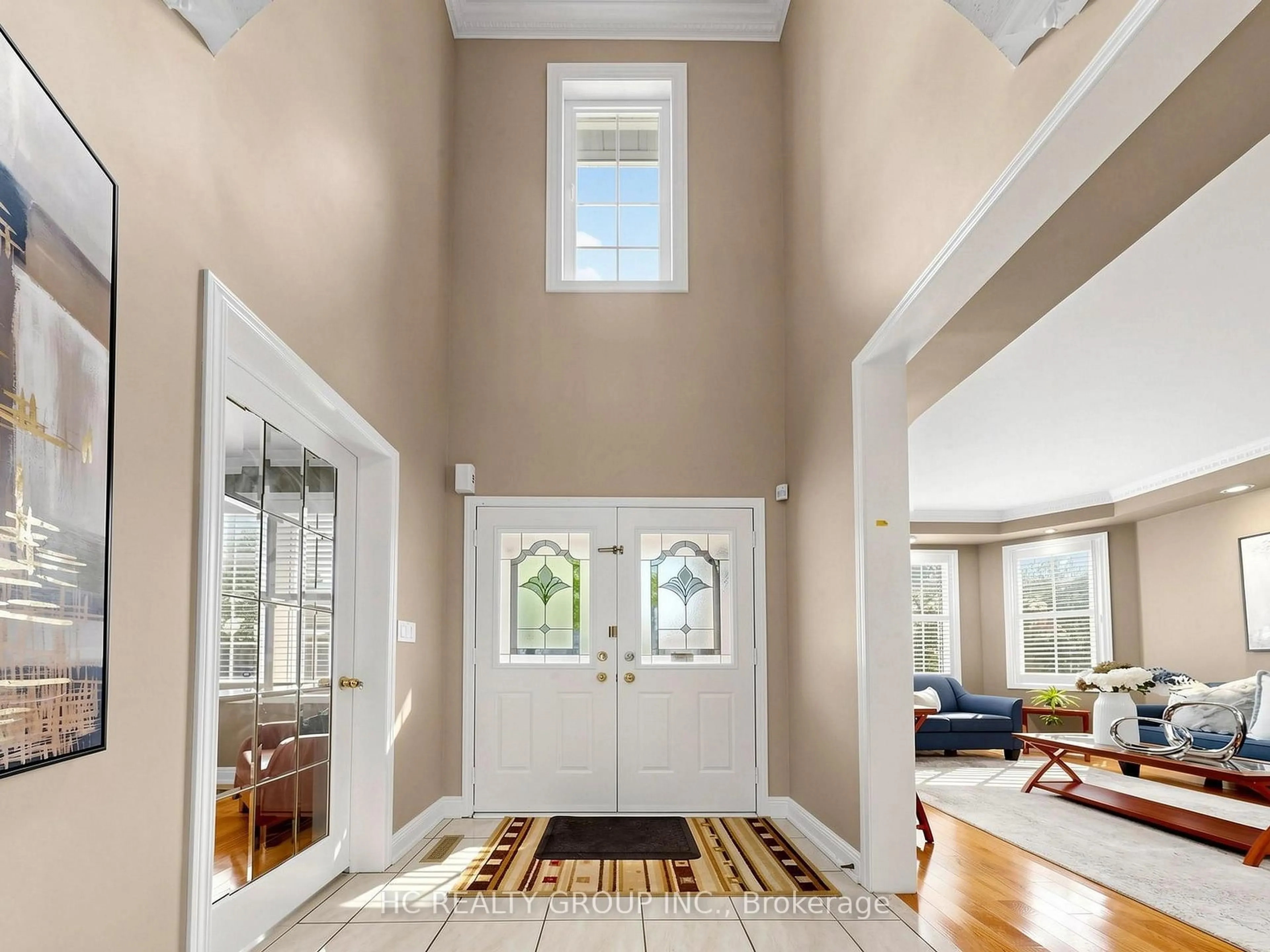 Indoor entryway for 18 Saxony Dr, Markham Ontario L6C 2B5