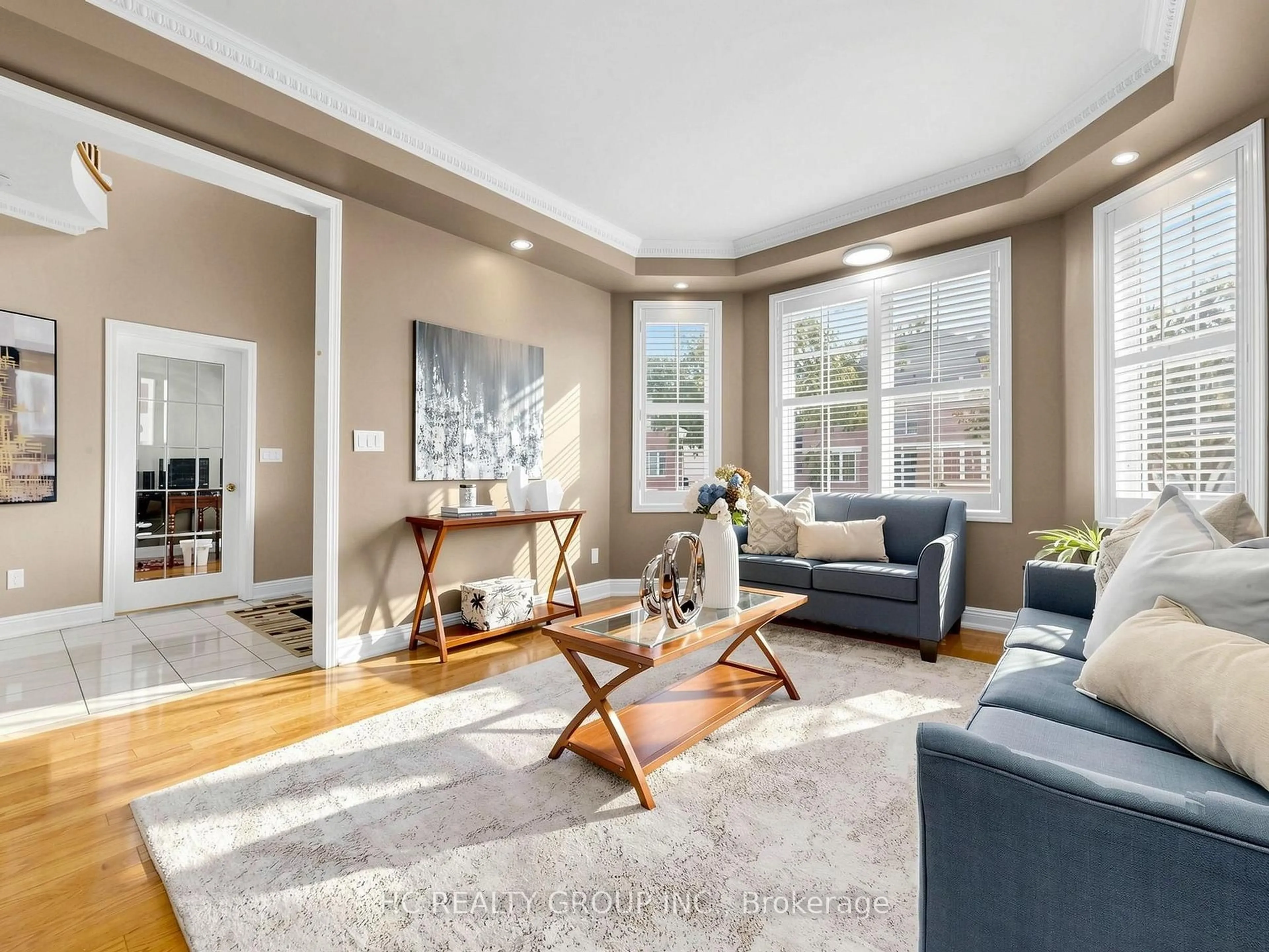 Living room with furniture, unknown for 18 Saxony Dr, Markham Ontario L6C 2B5