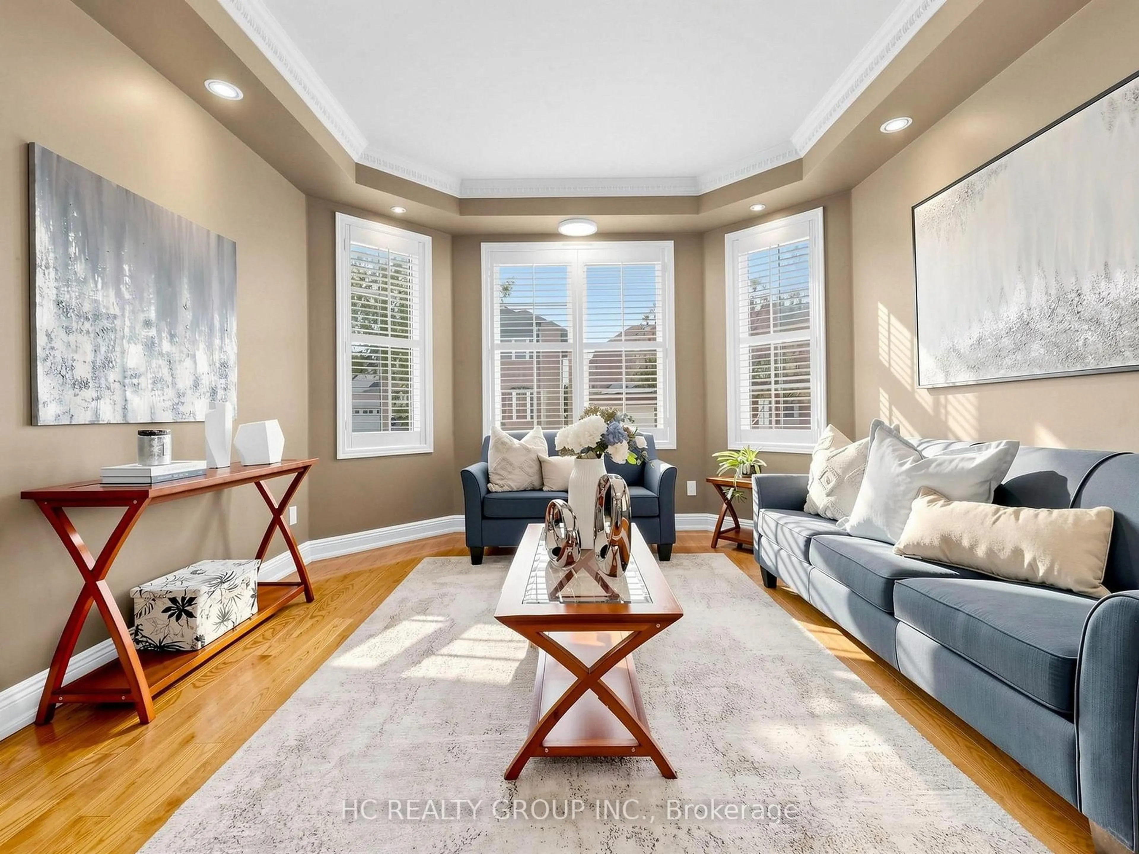 Living room with furniture, unknown for 18 Saxony Dr, Markham Ontario L6C 2B5