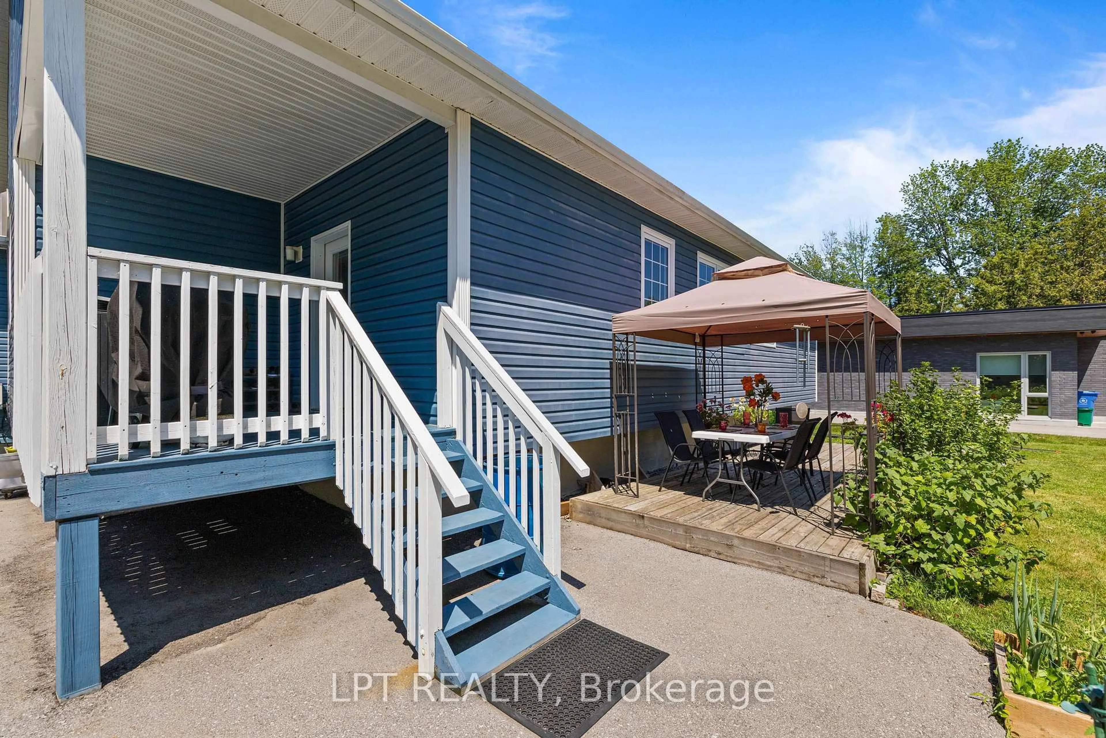 Unknown for 173 Lake Dr, Georgina Ontario L4P 3E9