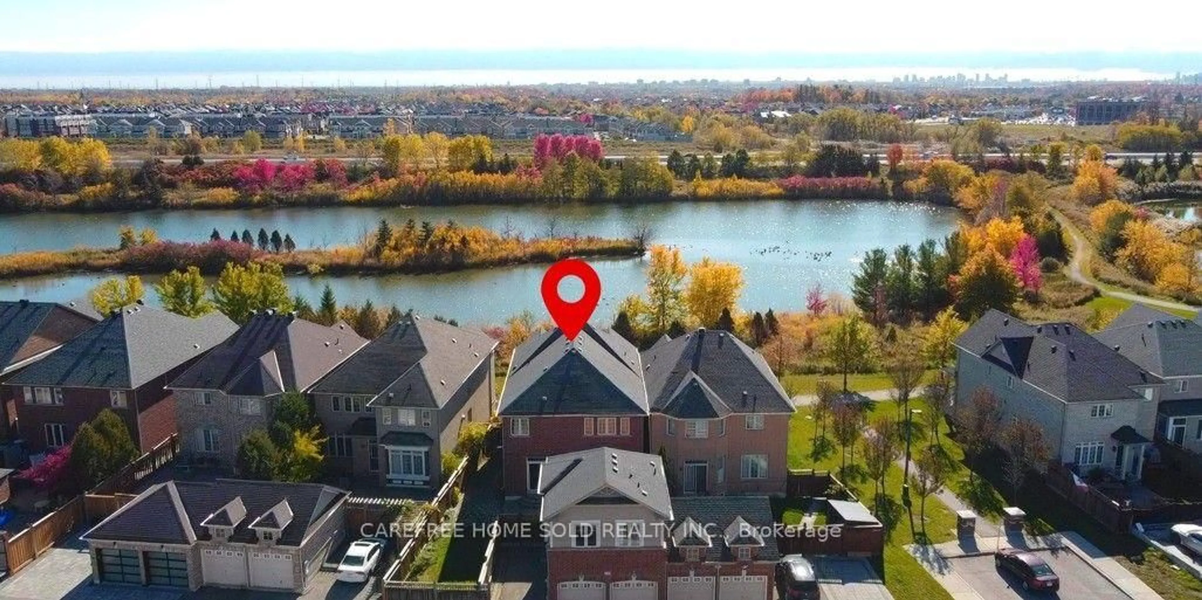 A pic from outside/outdoor area/front of a property/back of a property/a pic from drone, water/lake/river/ocean view for 33 Oakmoor Lane, Markham Ontario L6B 0P1