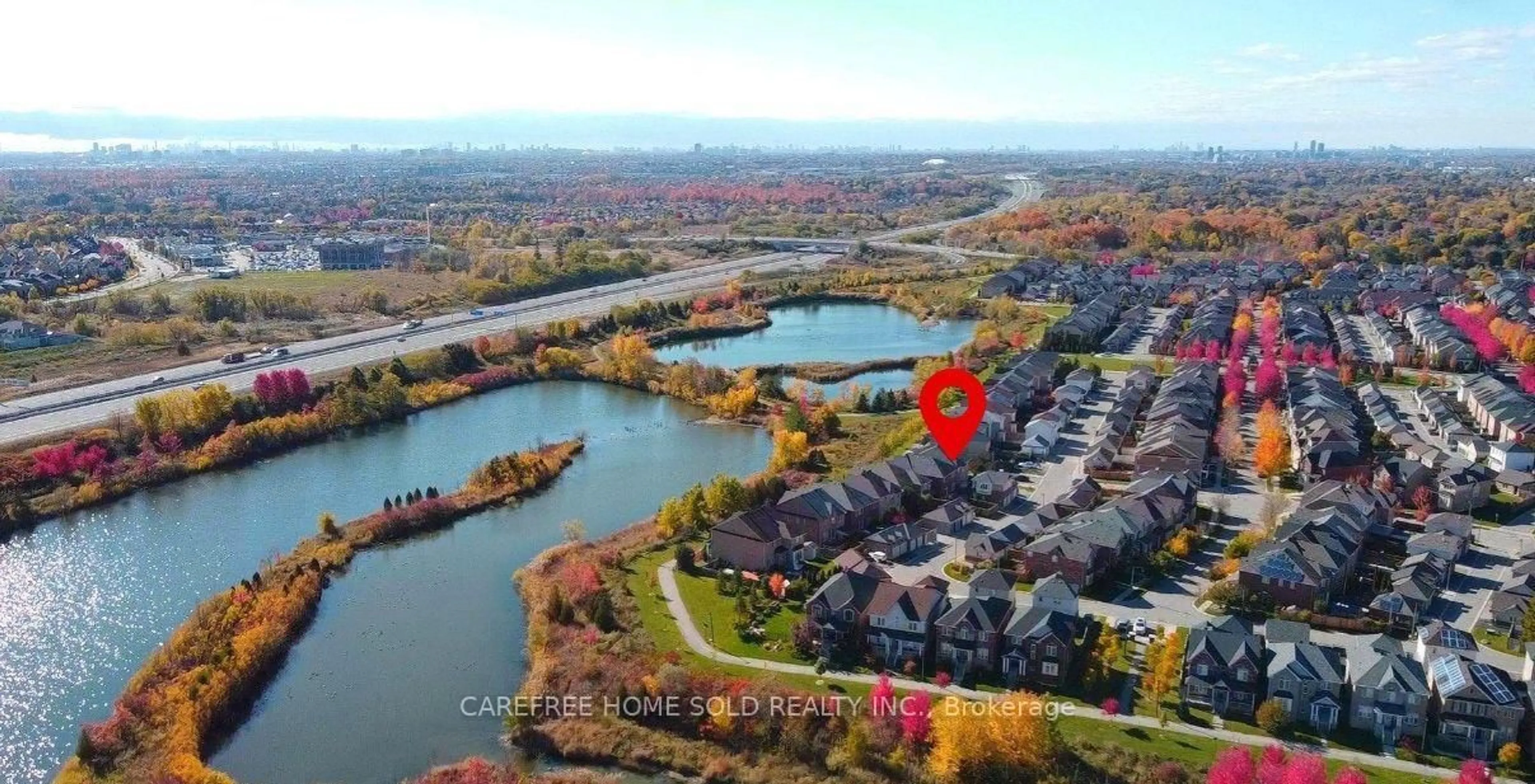 A pic from outside/outdoor area/front of a property/back of a property/a pic from drone, water/lake/river/ocean view for 33 Oakmoor Lane, Markham Ontario L6B 0P1