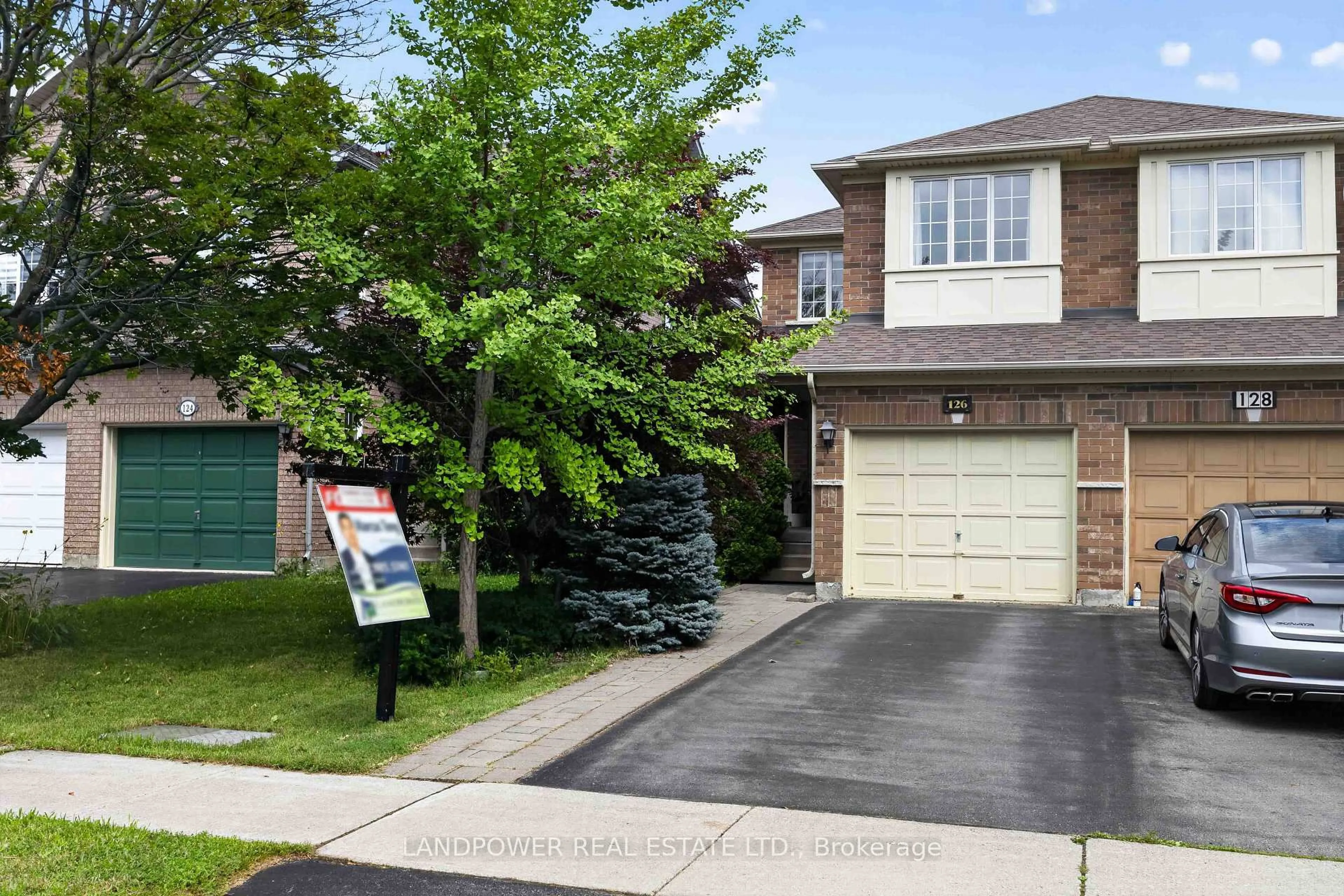 Home with brick exterior material, street for 126 Rideau Dr, Richmond Hill Ontario L4B 4P2