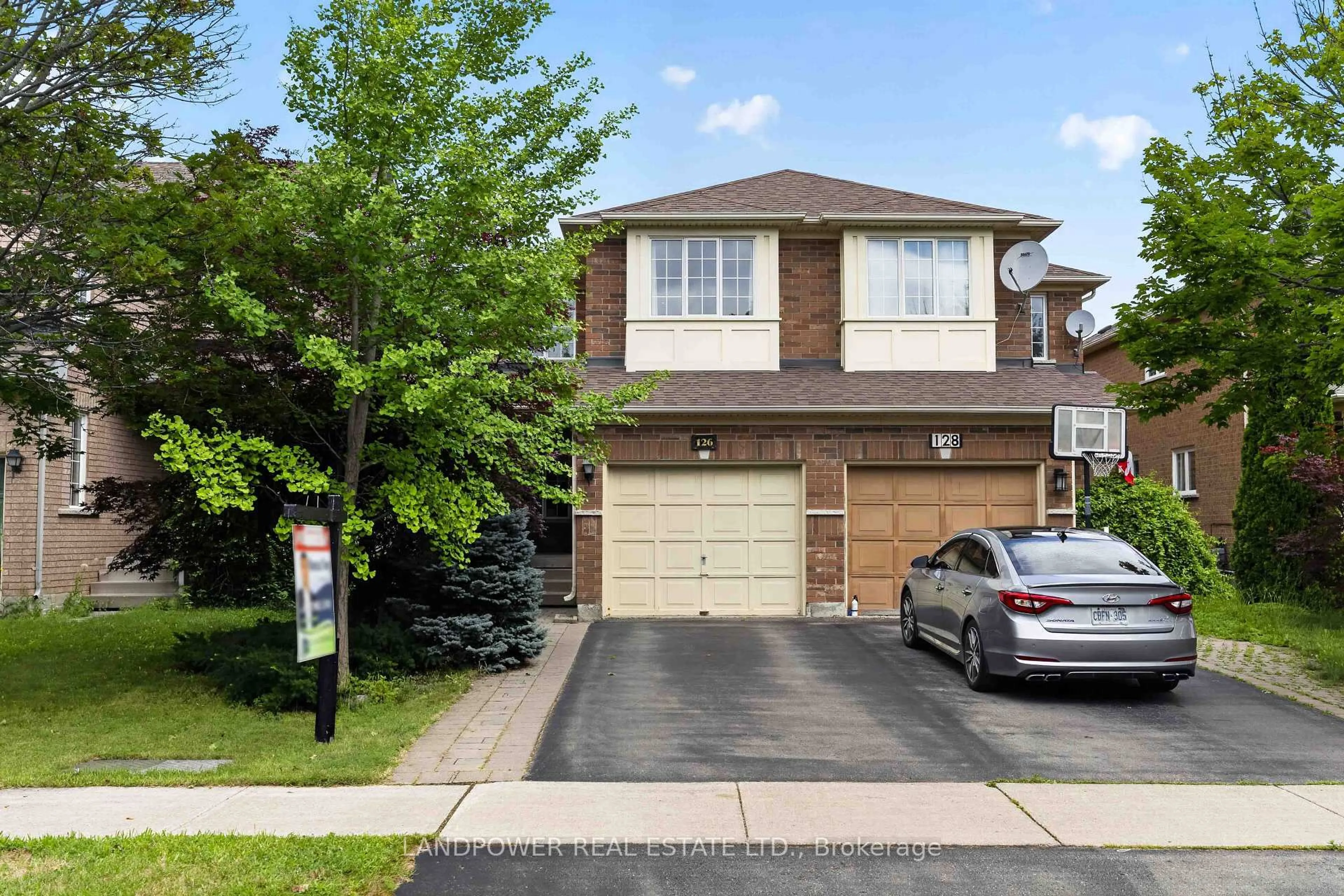 Home with brick exterior material, street for 126 Rideau Dr, Richmond Hill Ontario L4B 4P2