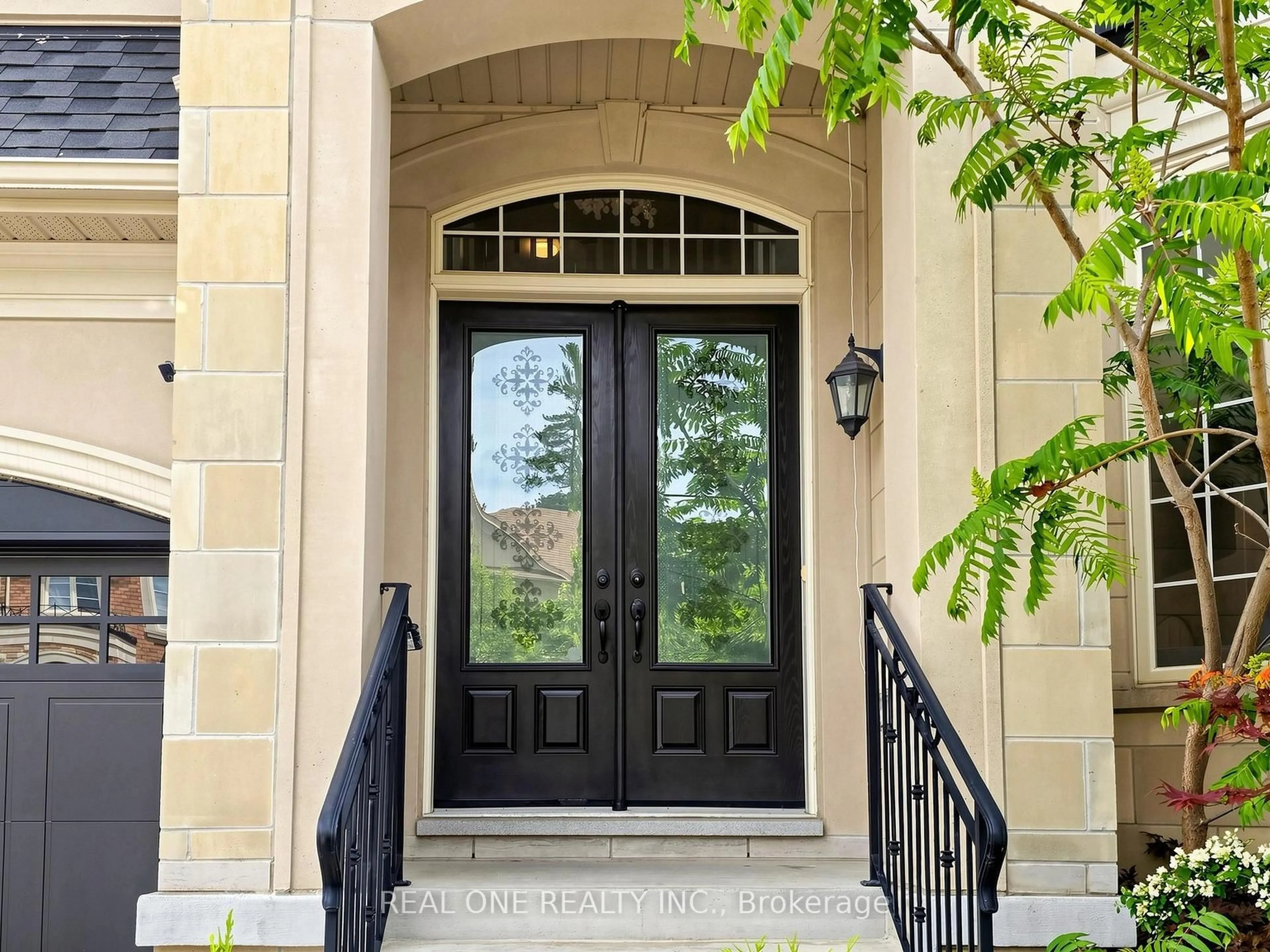 Indoor entryway for 111 Headwind Blvd, Vaughan Ontario L4H 4C7