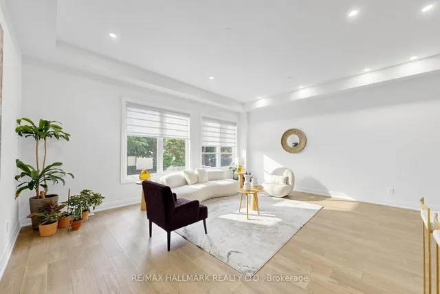 15 Direzze Crt, Richmond Hill 5