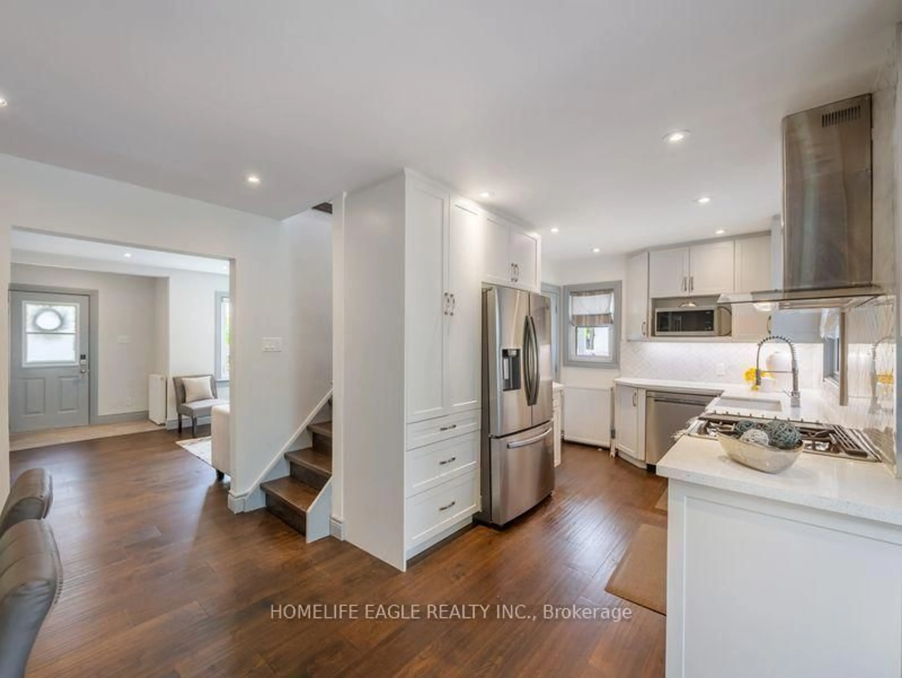 Open concept kitchen, unknown for 261 Richmond St, Richmond Hill Ontario L4C 3Y9
