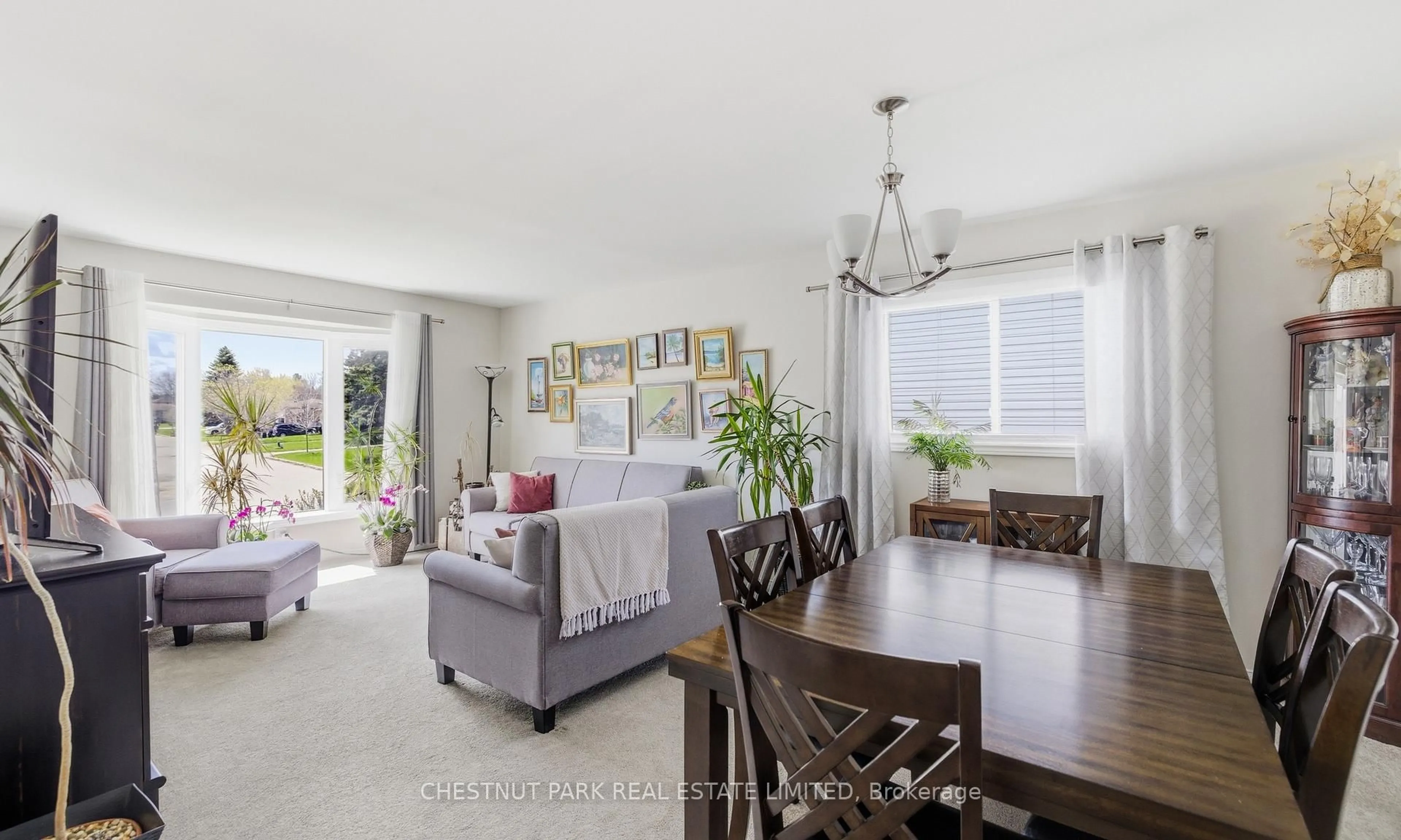 Living room with furniture, unknown for 788 Rose Lane, Innisfil Ontario L9S 2H3
