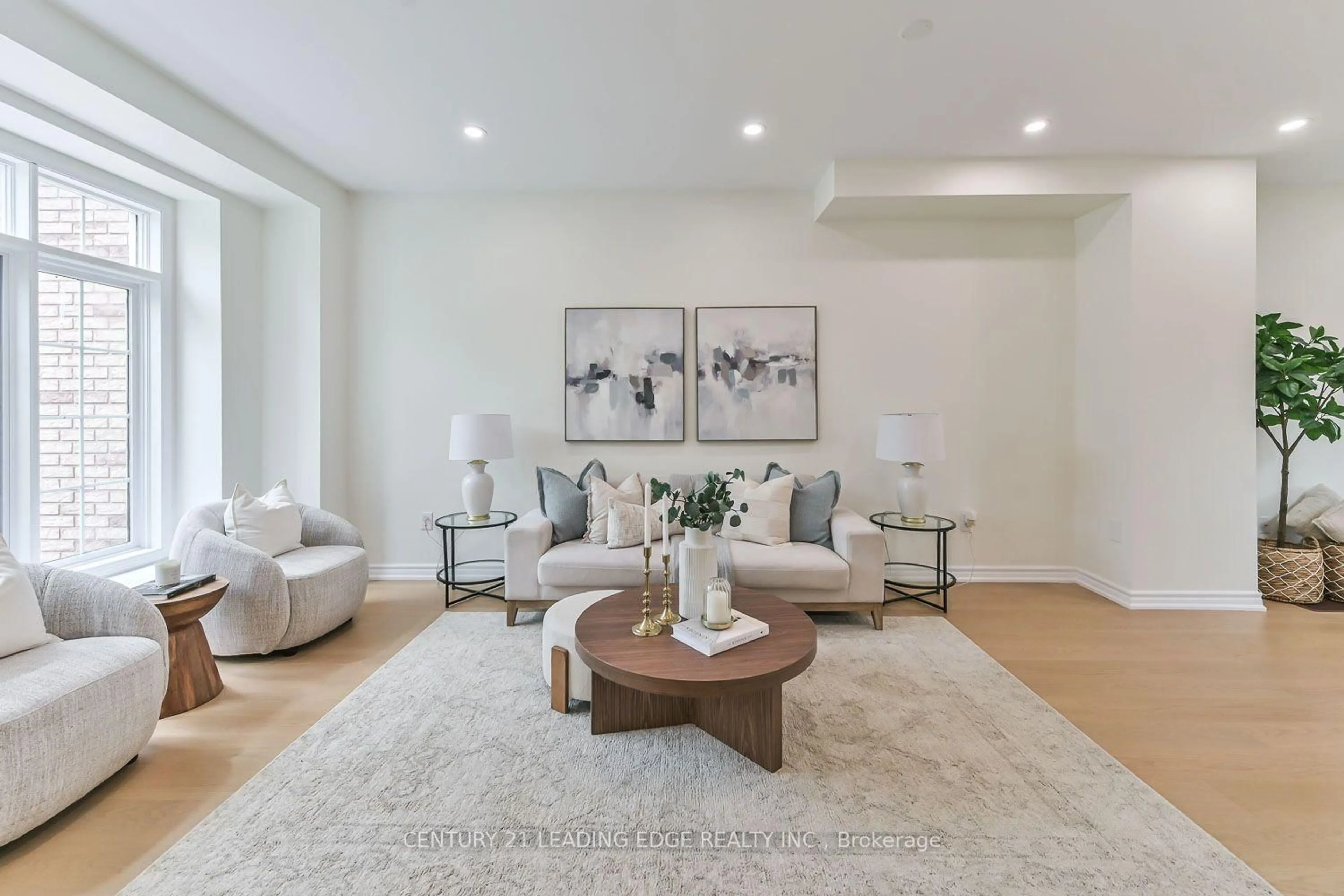 Living room with furniture, unknown for 23 Crawford St, Markham Ontario L6C 2L4