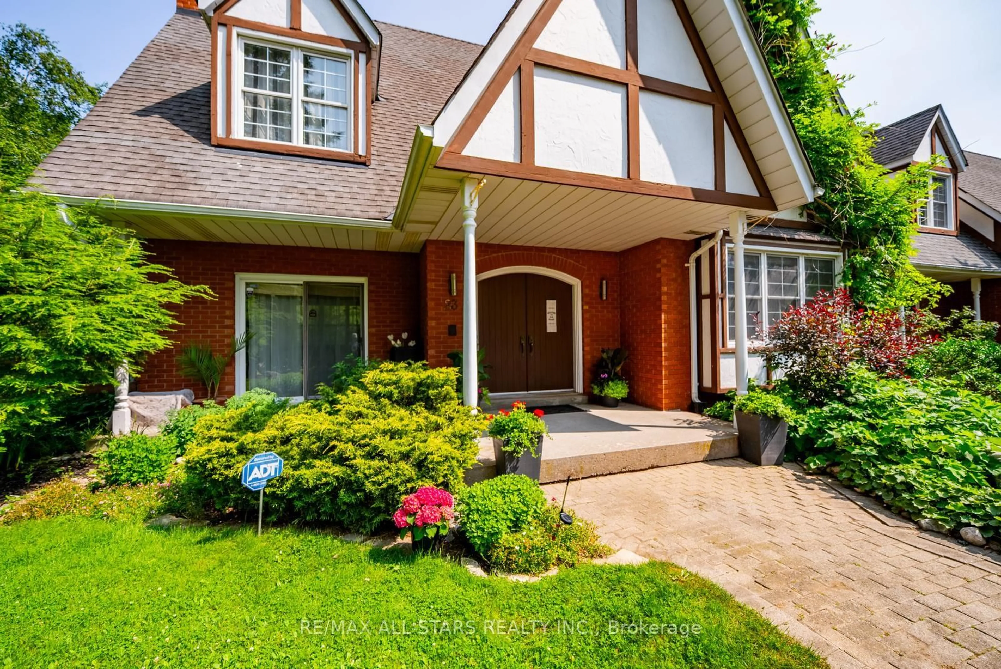 Home with brick exterior material, street for 23 Forfardale Rd, Whitchurch-Stouffville Ontario L4A 7X3