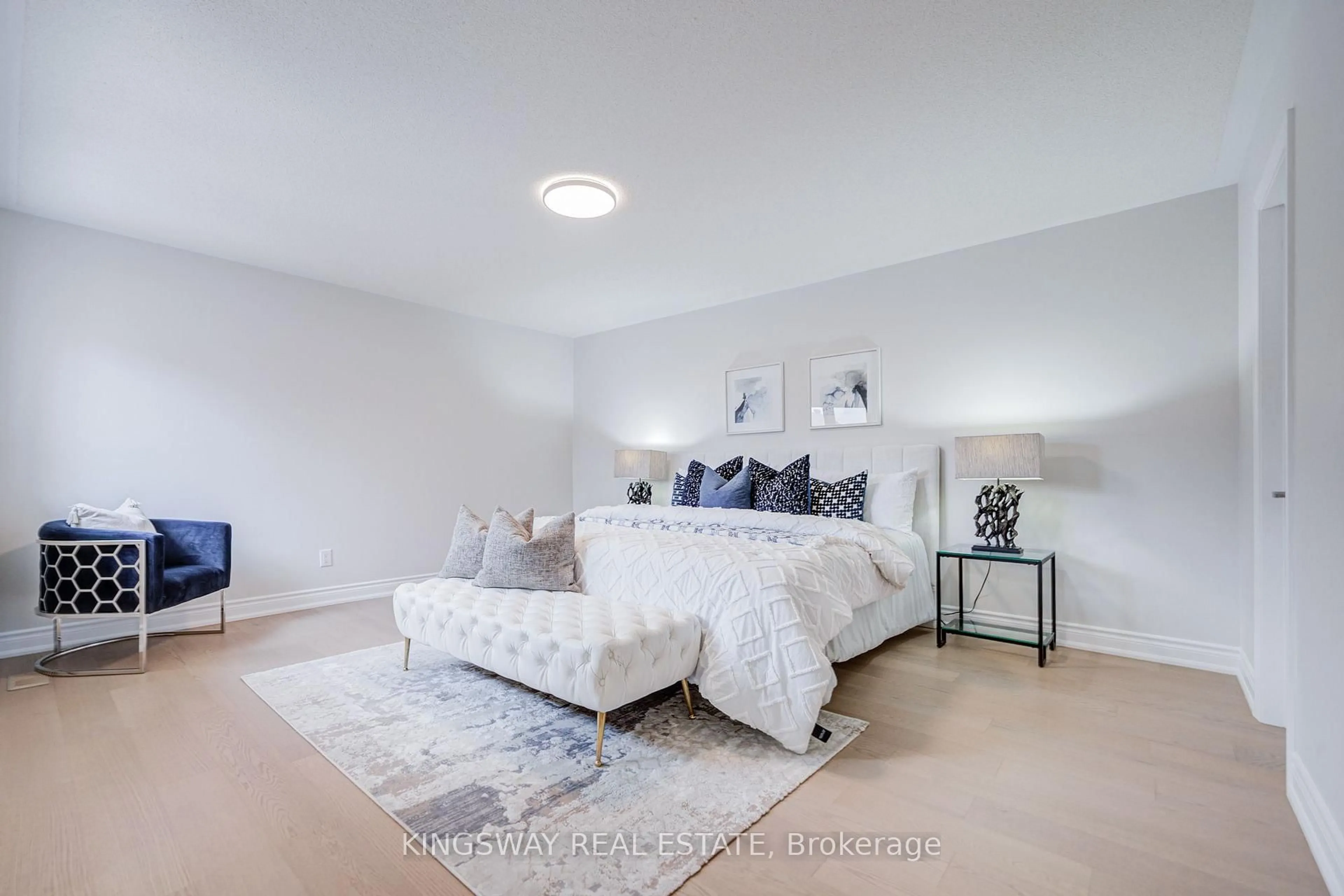 A pic of a room for 166 Matthew Dr, Vaughan Ontario L4L 9B1