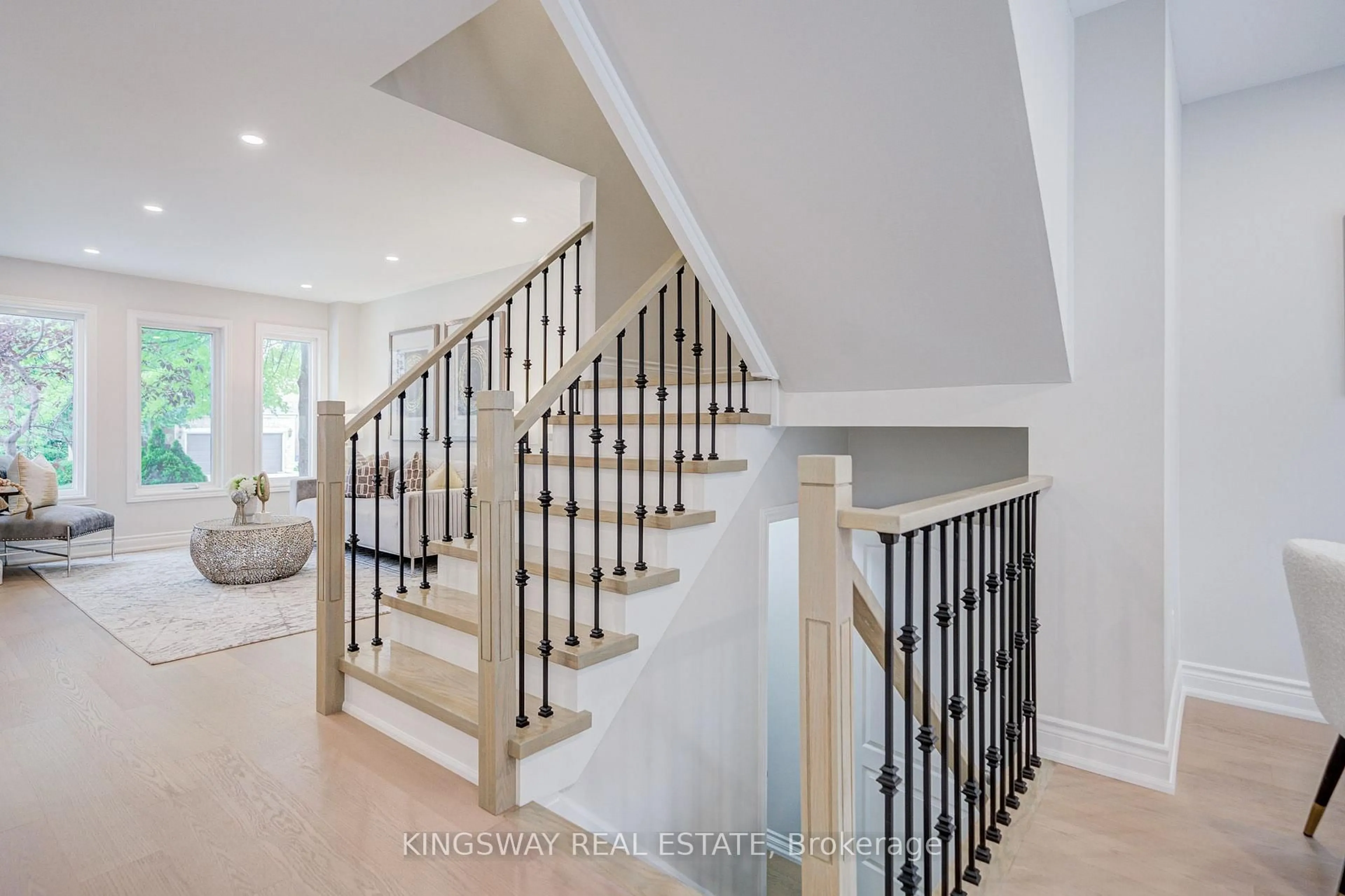 Stairs for 166 Matthew Dr, Vaughan Ontario L4L 9B1