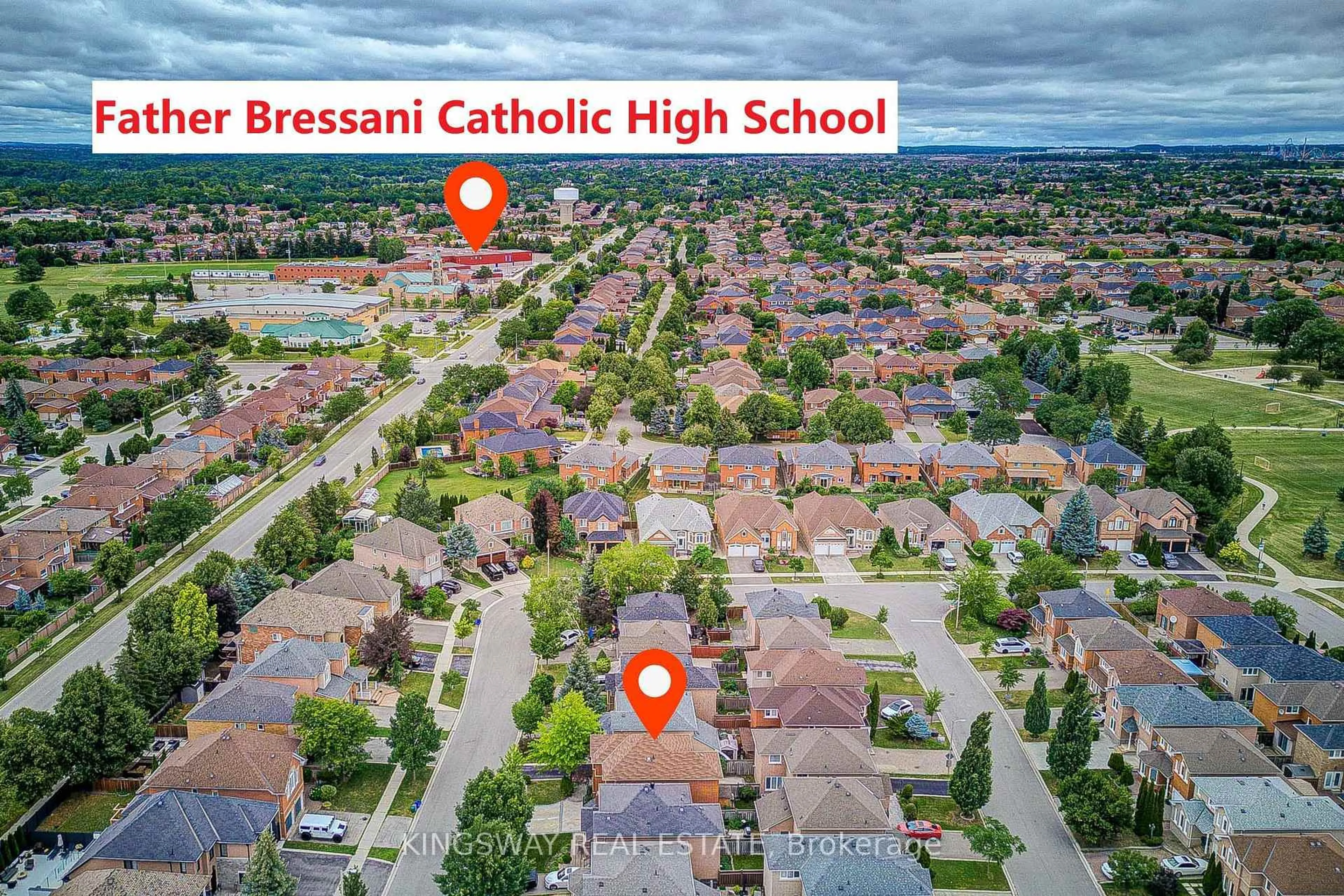A pic from outside/outdoor area/front of a property/back of a property/a pic from drone, street for 166 Matthew Dr, Vaughan Ontario L4L 9B1