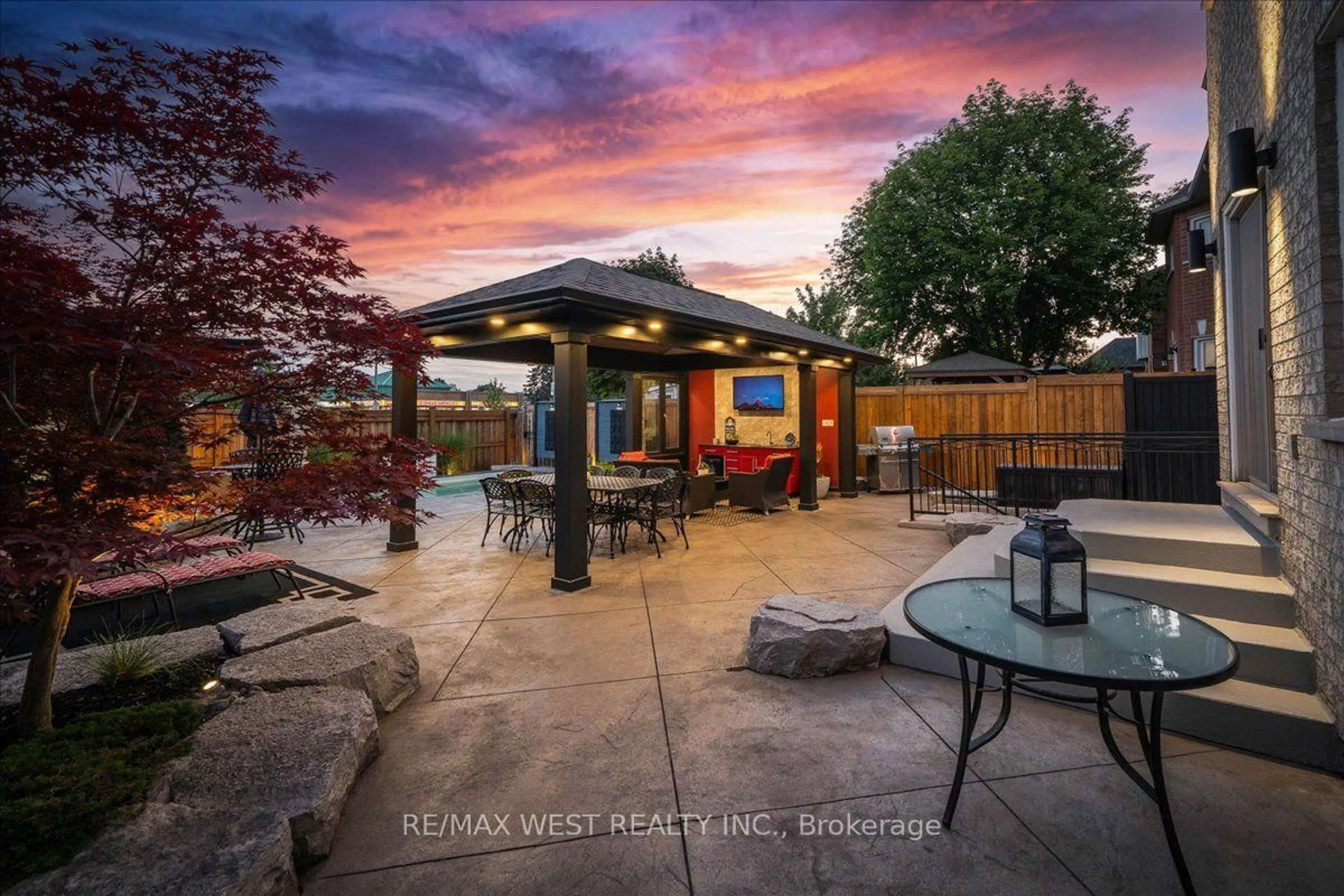 Patio, unknown for 107 Wildhaven Cres, Vaughan Ontario L6A 2G8