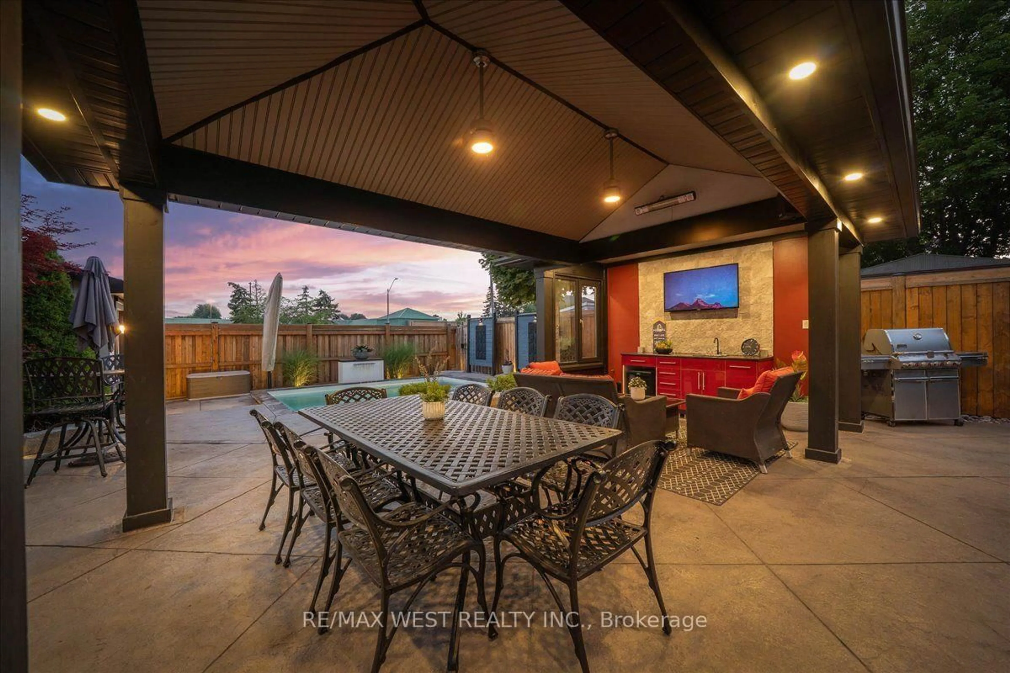 Patio, mountain view for 107 Wildhaven Cres, Vaughan Ontario L6A 2G8