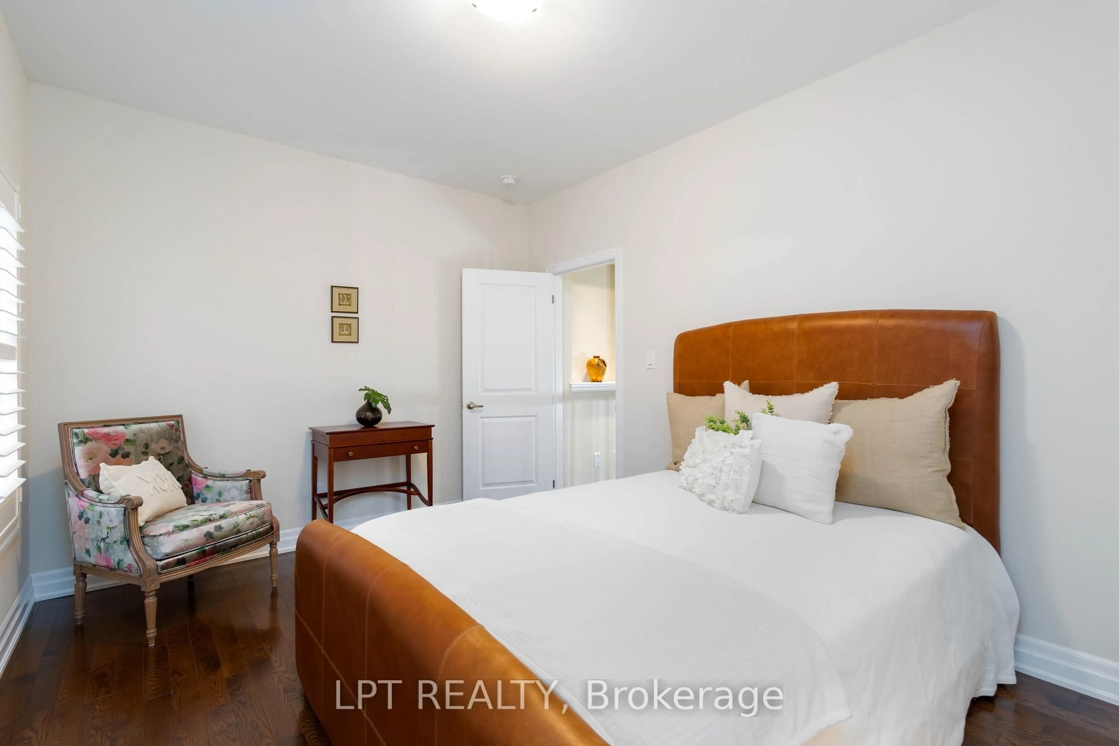 A pic of a room for 113 Burns Blvd, King Ontario L7B 0M5