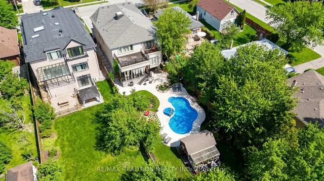 374 Elmwood Ave, Richmond Hill 3