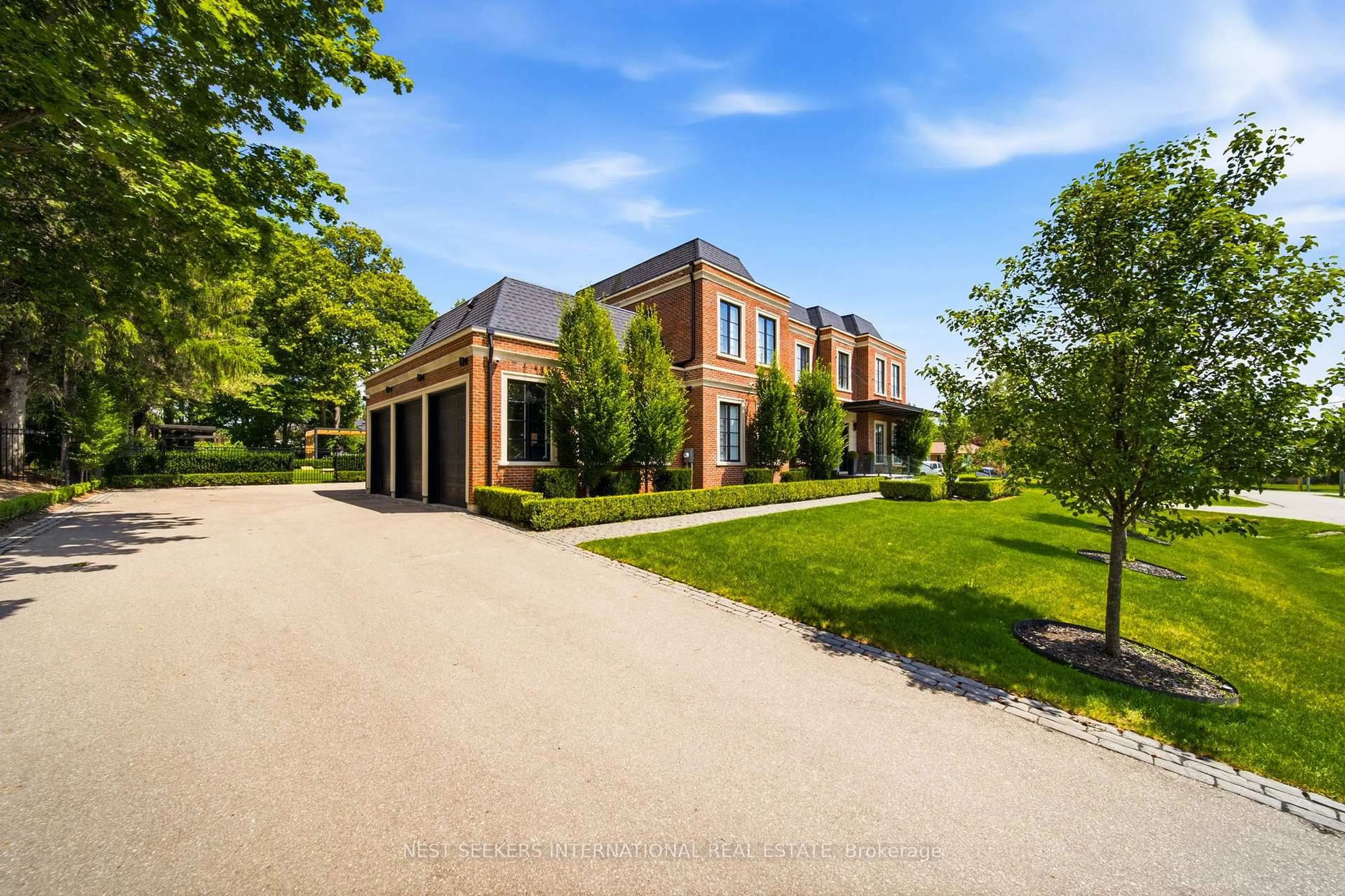 Home with brick exterior material, building for 6 Forestave Cres, King Ontario L0G 1N0