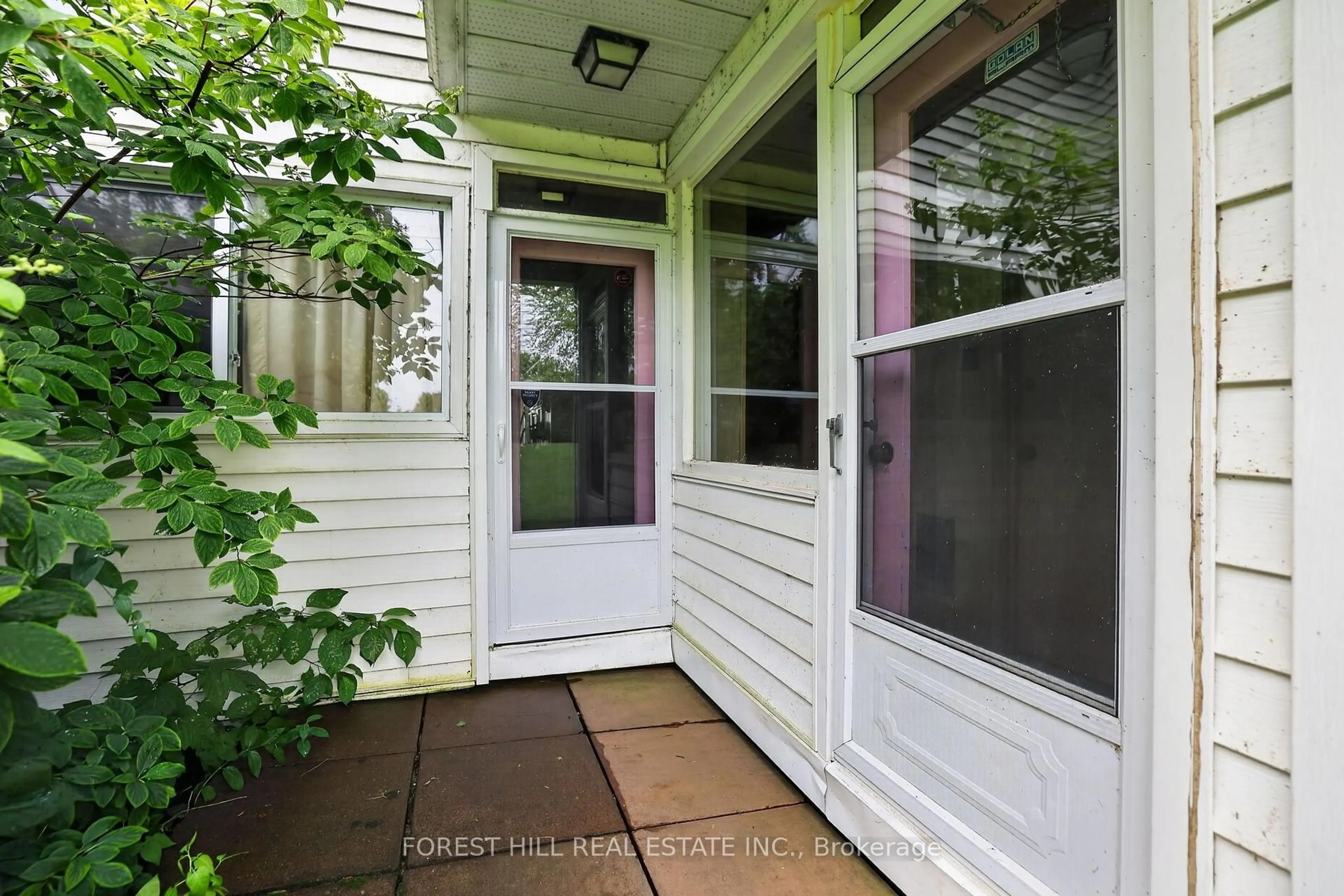 Unknown for 9 Tikvah Circ, Georgina Ontario L4P 3C8