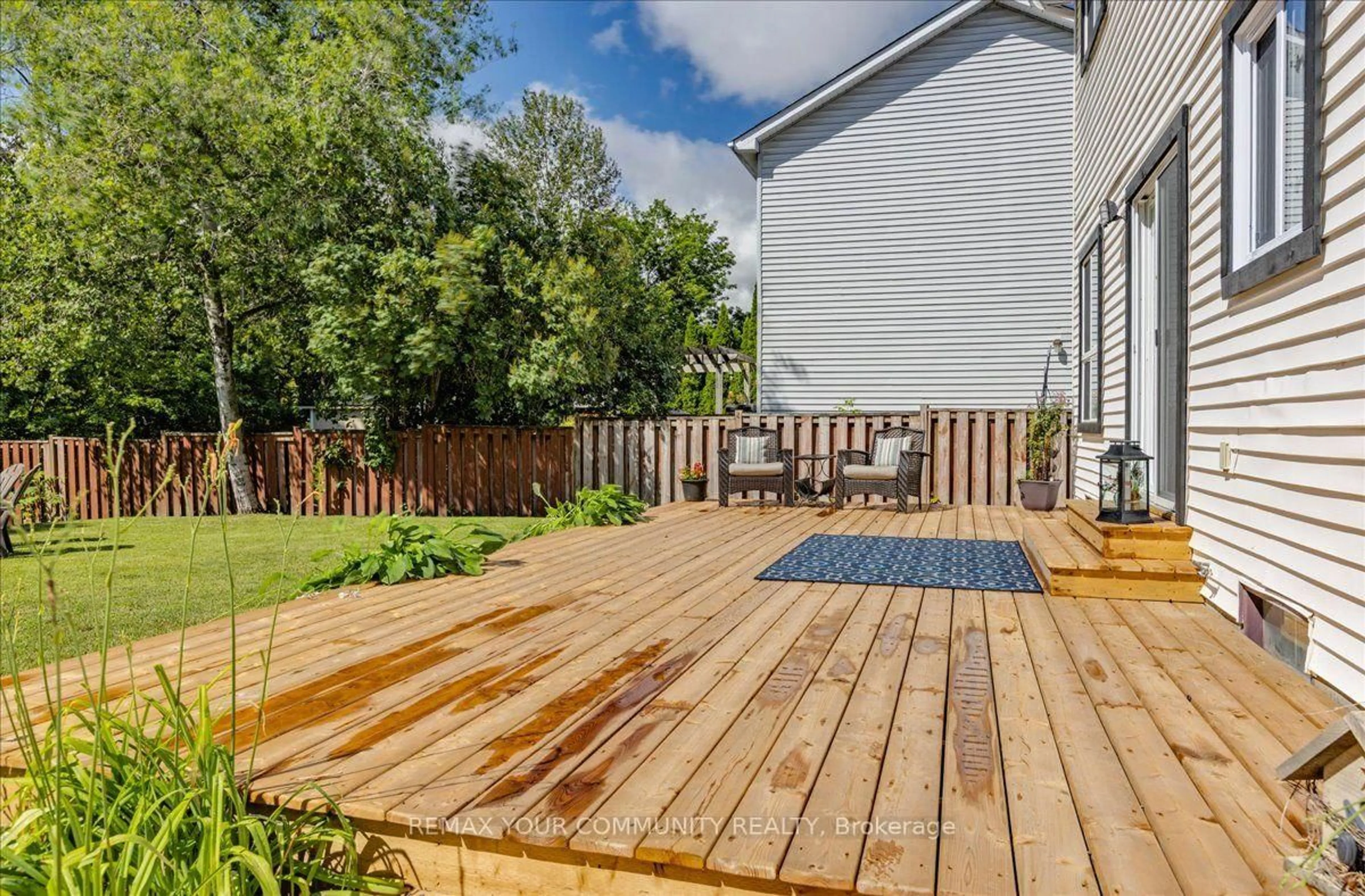 Patio, street for 1005 Vance Cres, Innisfil Ontario L0L 2M0