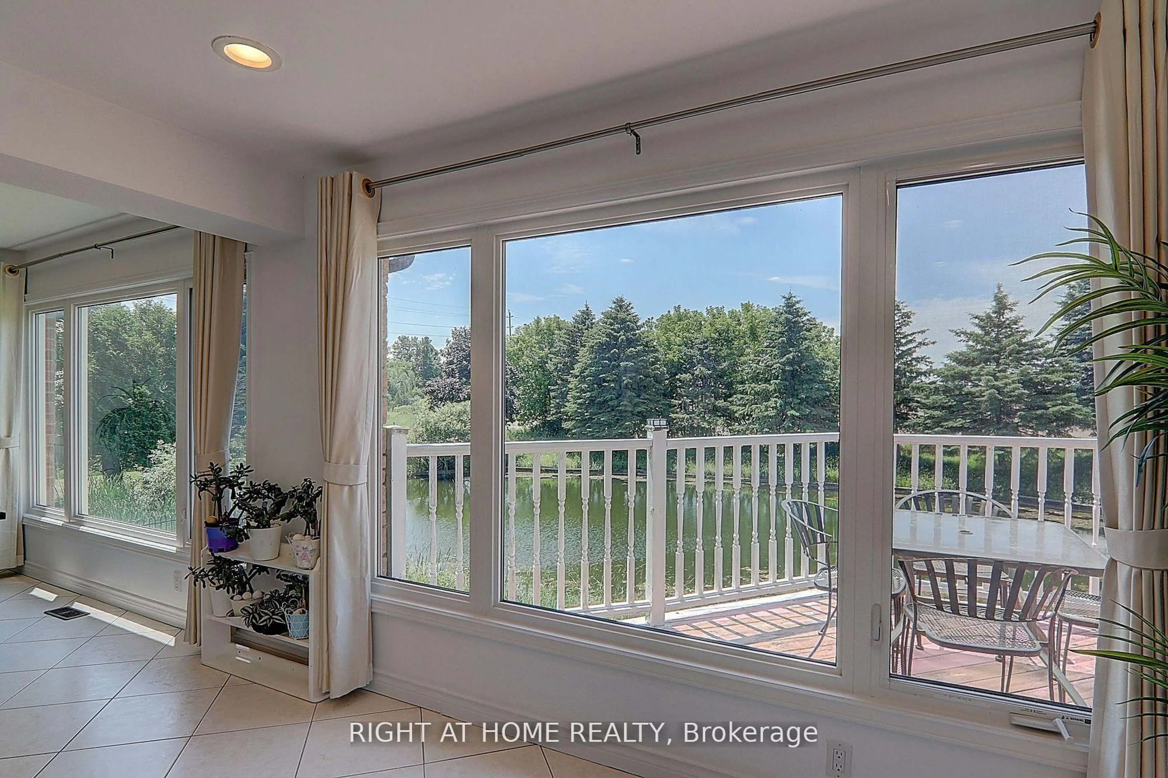 A pic of a room for 1008 Mount Albert Rd, East Gwillimbury Ontario L0G 1V0