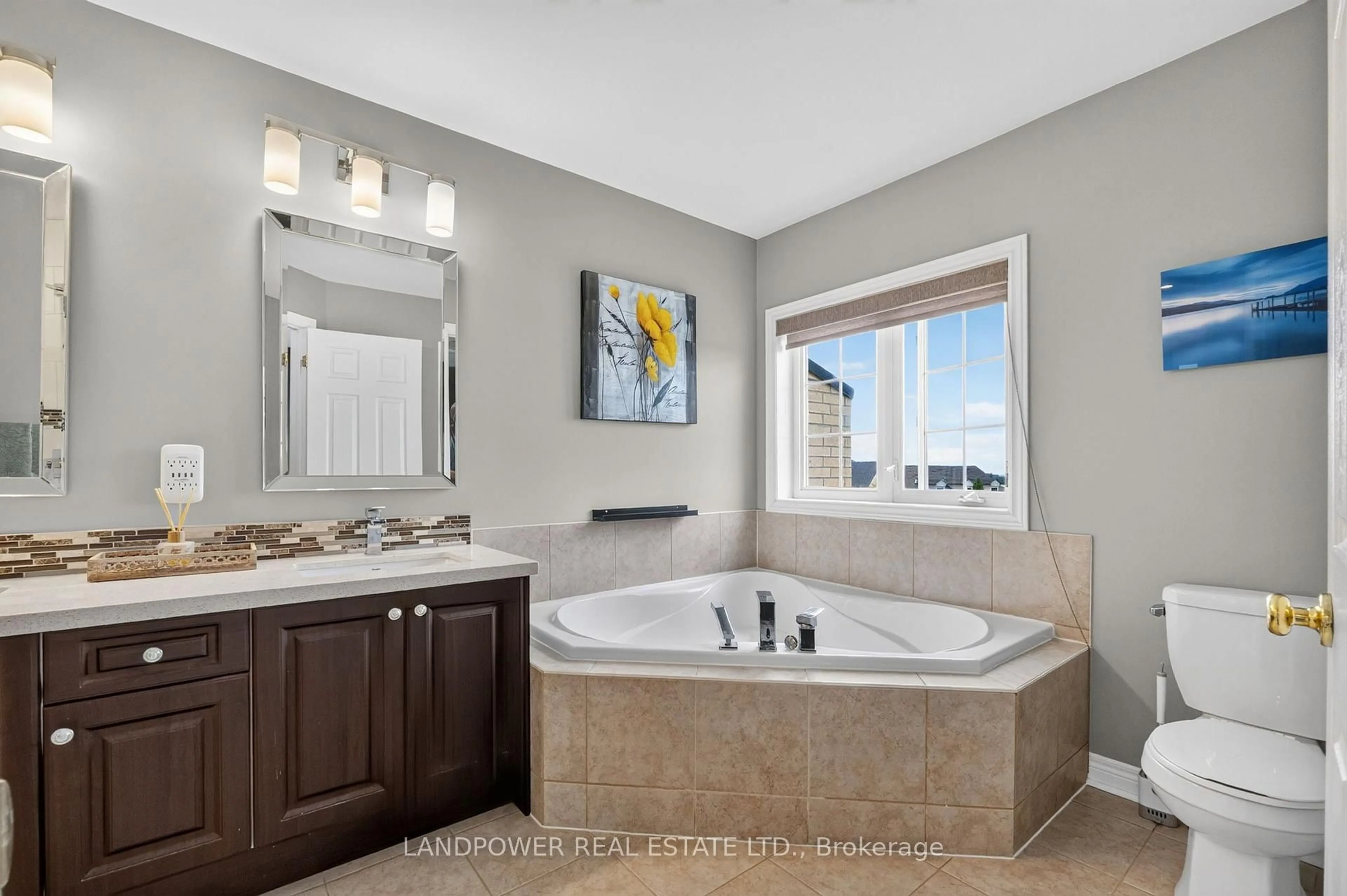 Contemporary bathroom, ceramic/tile floor for 23 Donald Buttress Blvd, Markham Ontario L6C 0J6
